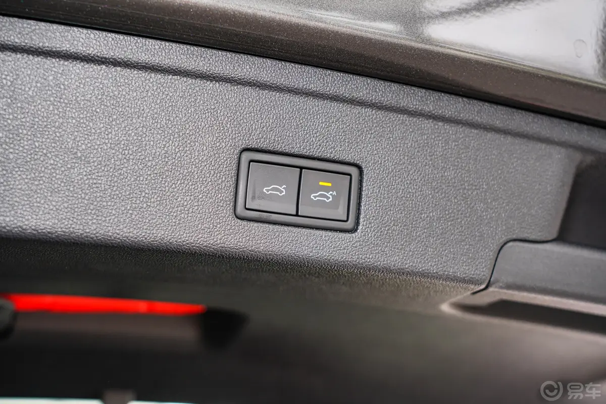 途锐 eHybrid2.0T eHybrid电动尾门按键(手动扶手)