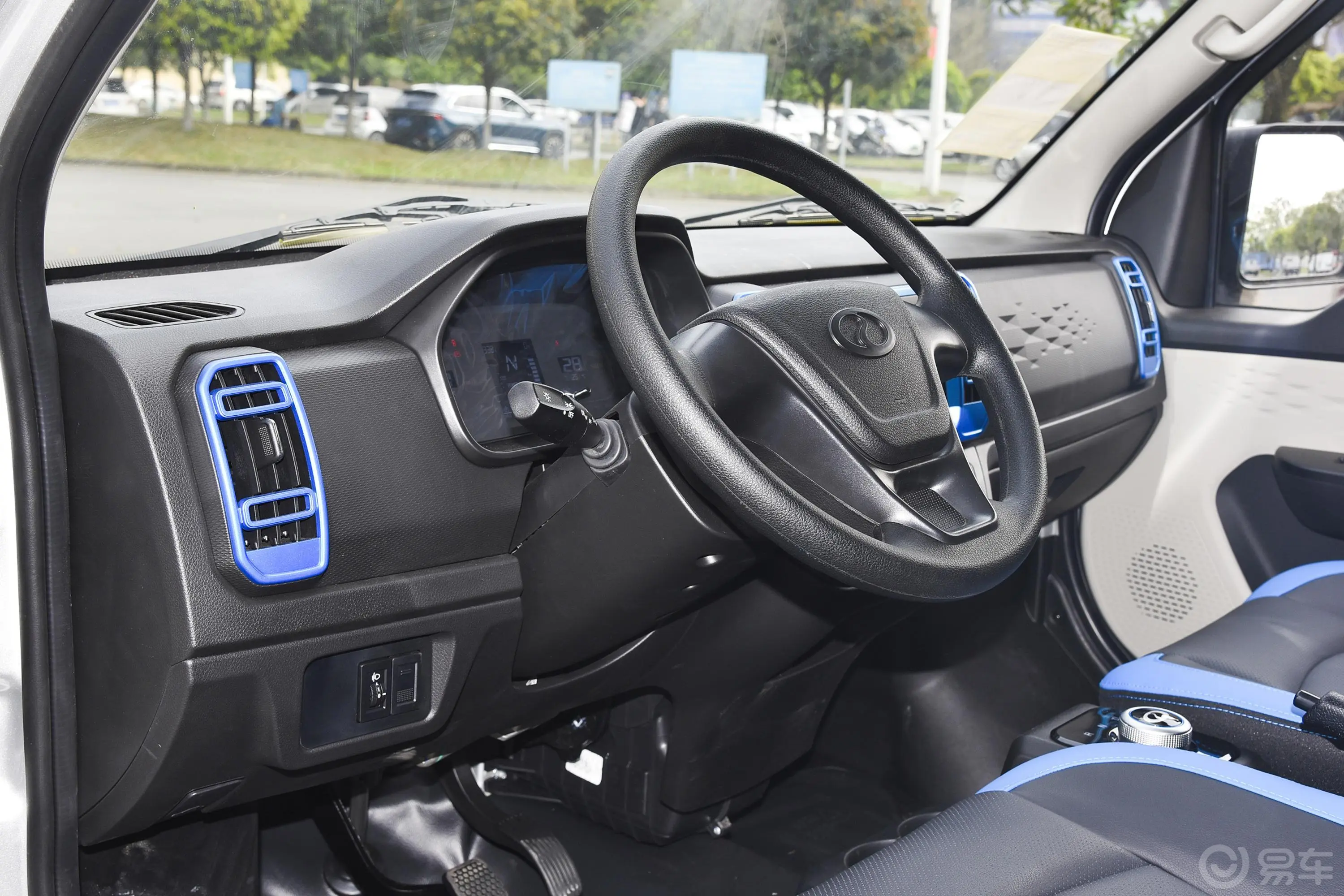 瑞驰新能源EC35EC35 III 标准版 38.64kWh驾驶员座椅