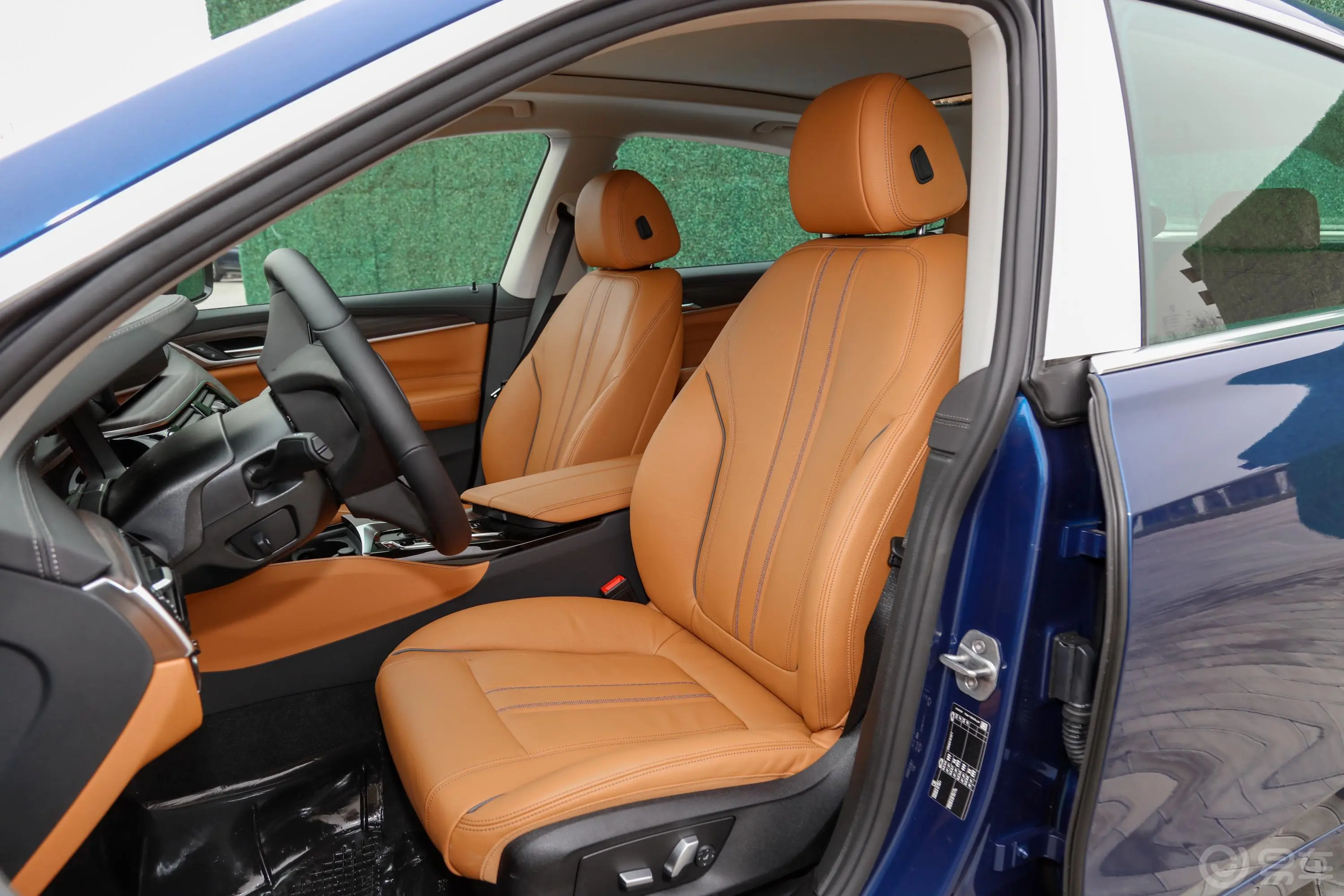 宝马6系GT630i 豪华设计套装驾驶员座椅