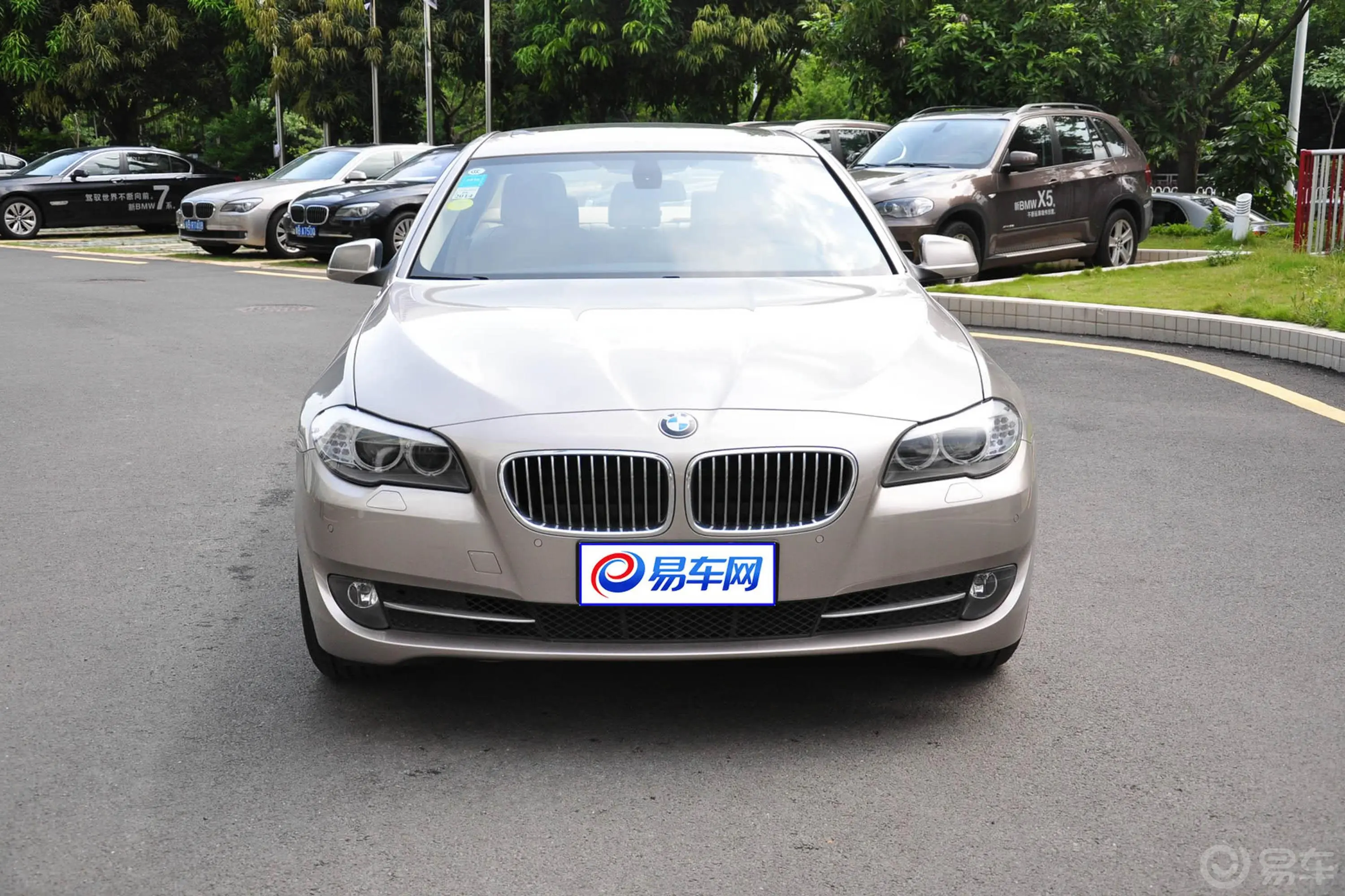 宝马5系520Li 典雅型外观