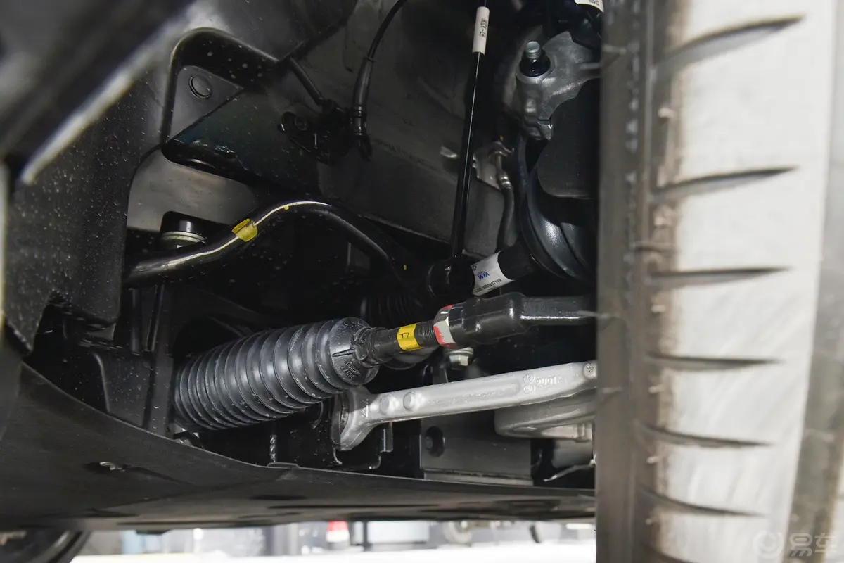 捷尼赛思G702.0T 四驱 旗舰版外观
