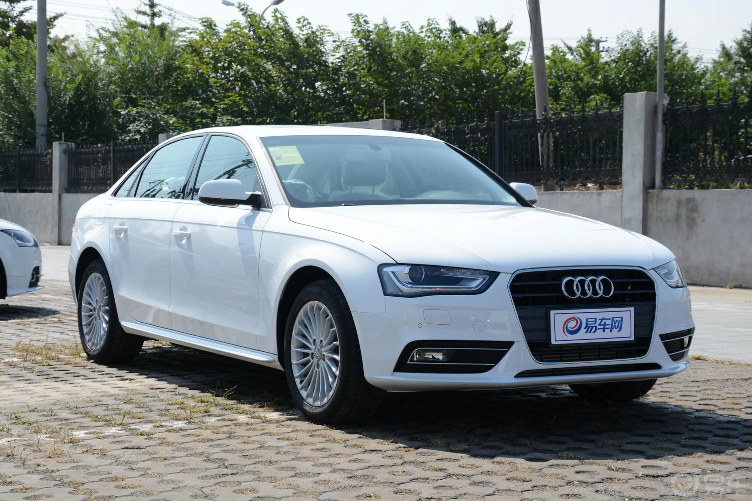 奥迪A4L35 TFSI 自动 技术型外观