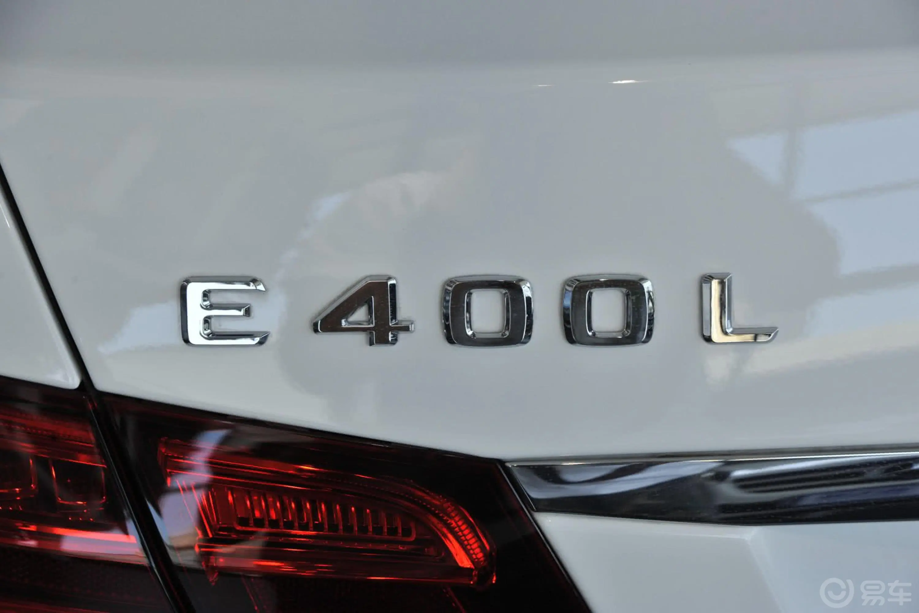 奔驰E级E400L Hybrid外观