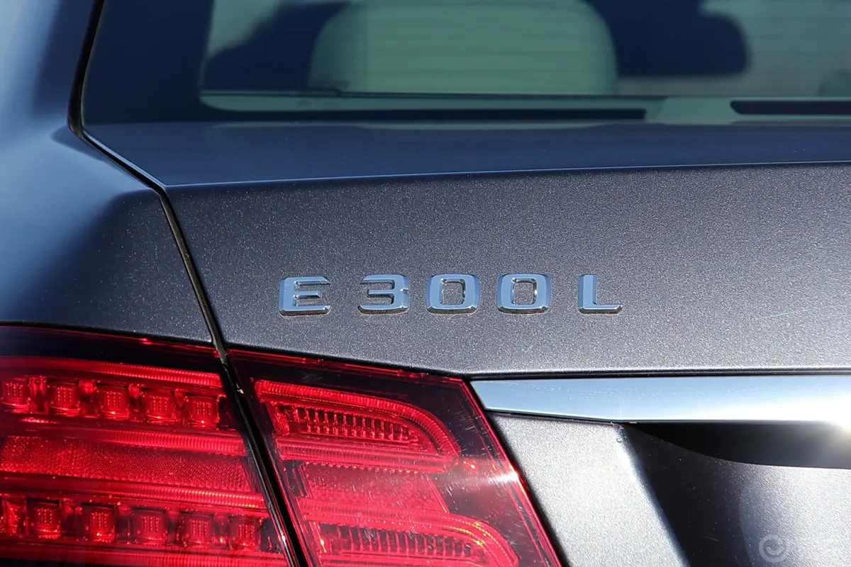 奔驰E级E300L外观
