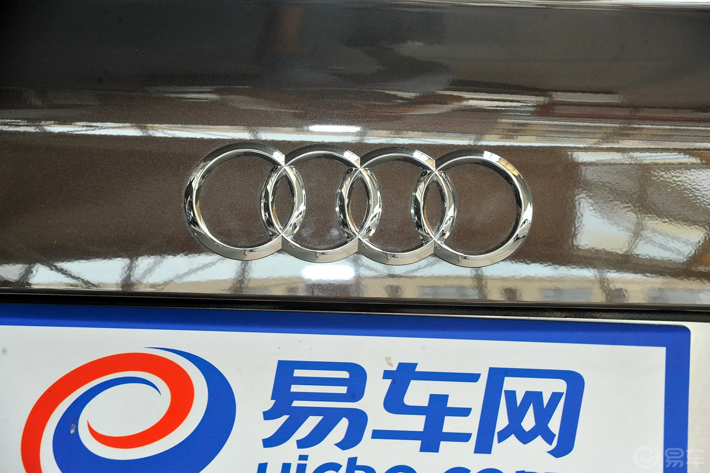 奥迪A4L45 TFSI quattro 运动型外观