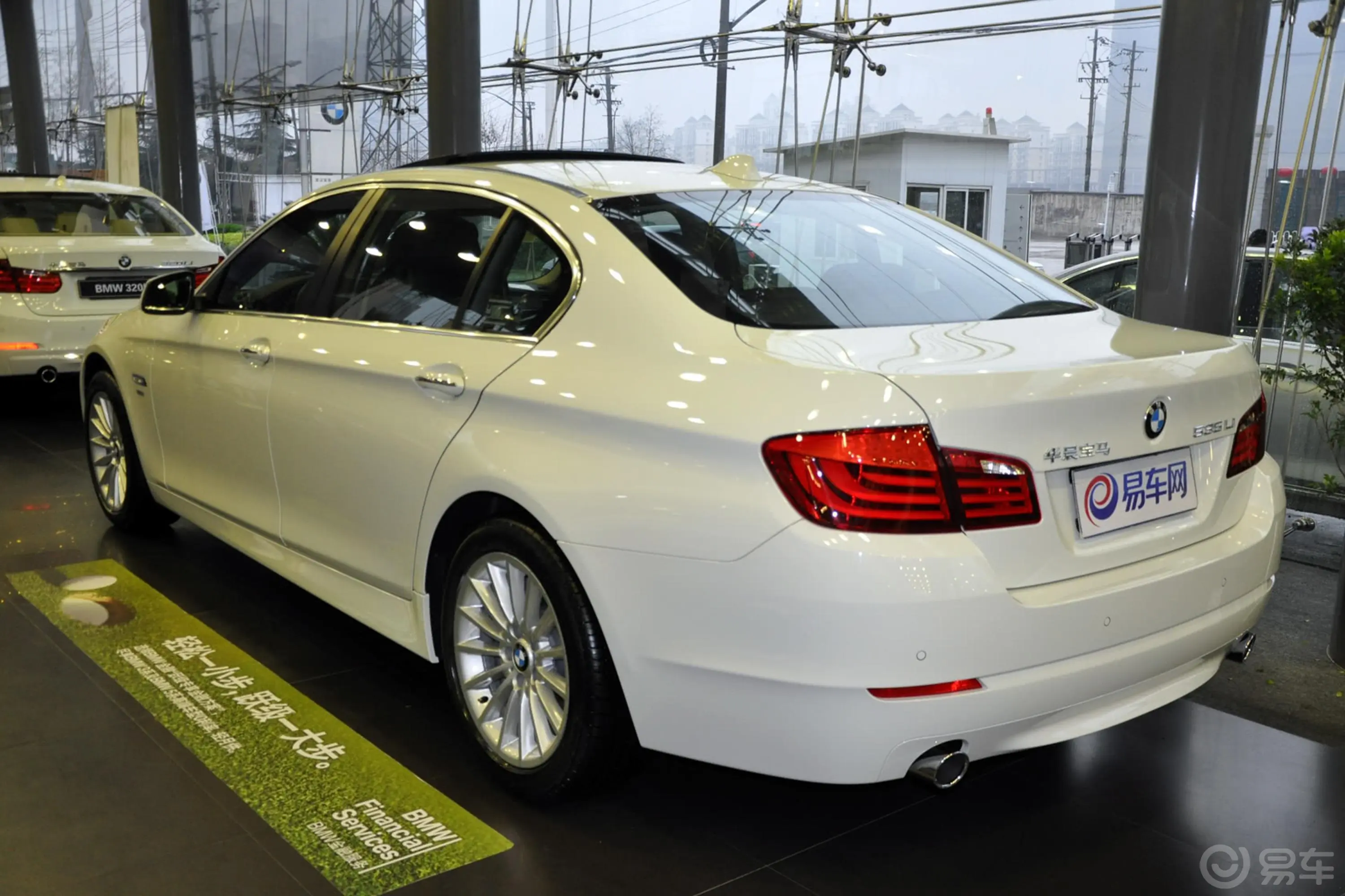 宝马5系535Li 行政型外观