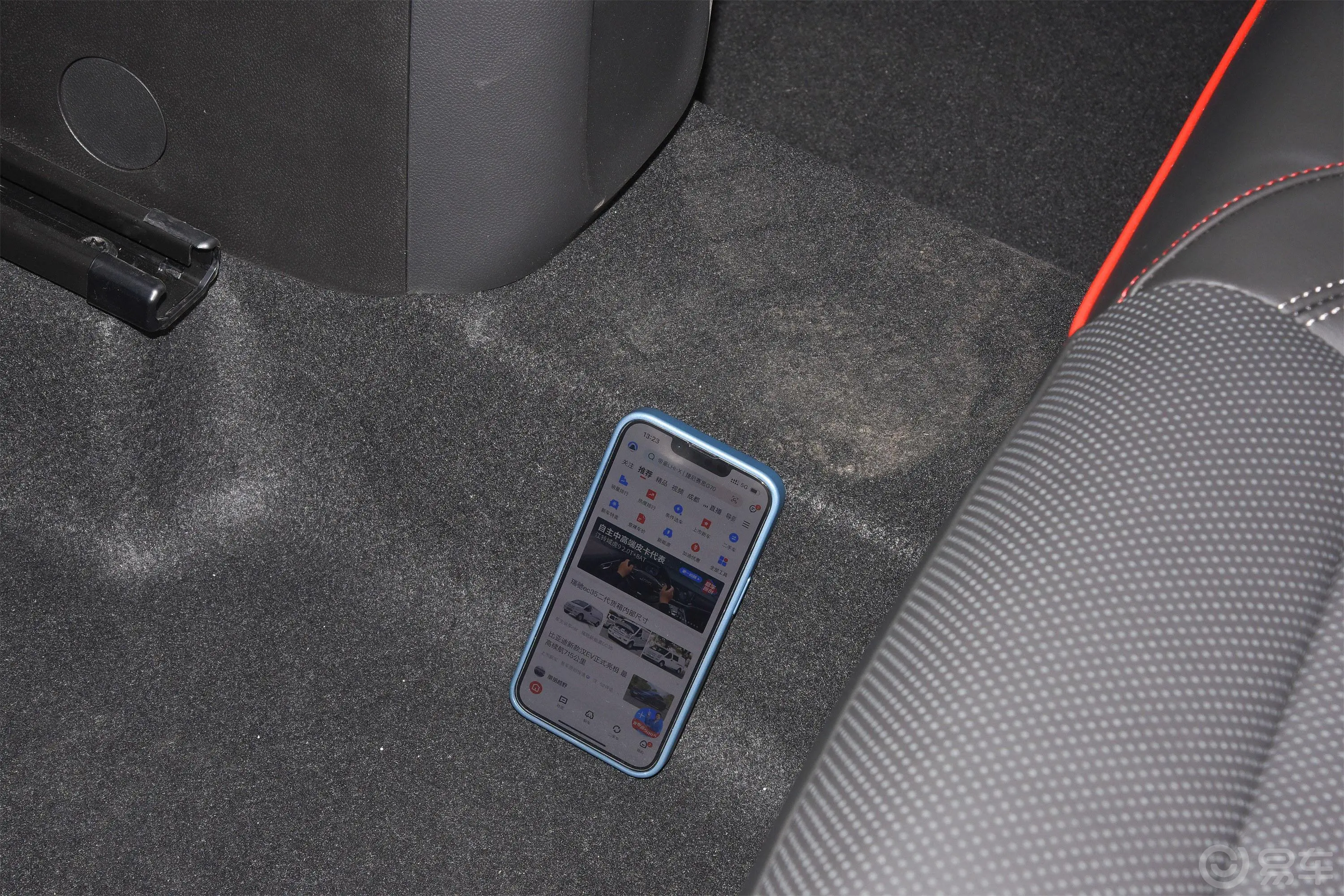 昂科威改款 昂科威S GS 两驱 智享运动型后排地板中间位置