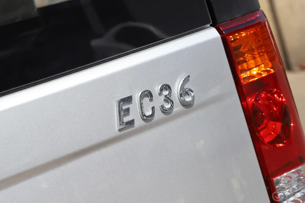 东风小康EC36标准型国轩高科电池 41.932kWh外观