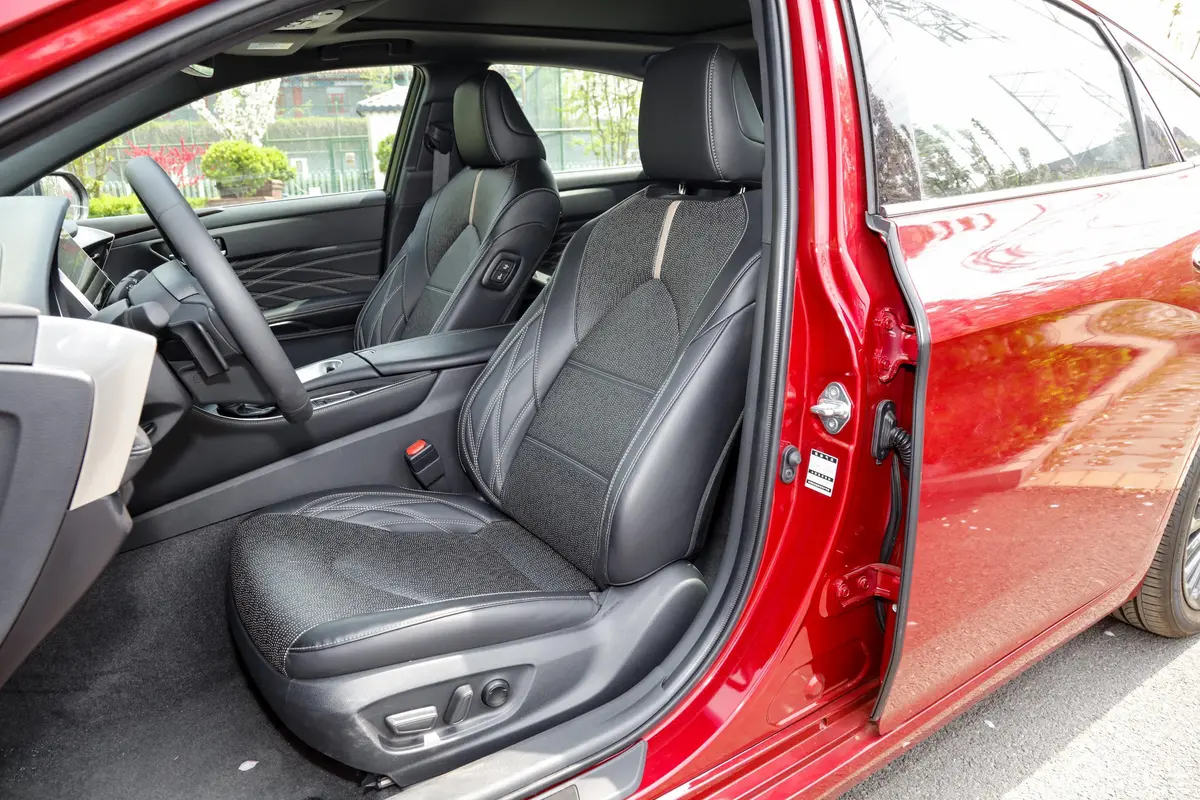 亚洲龙2.5L 手自一体 Touring尊贵版驾驶员座椅