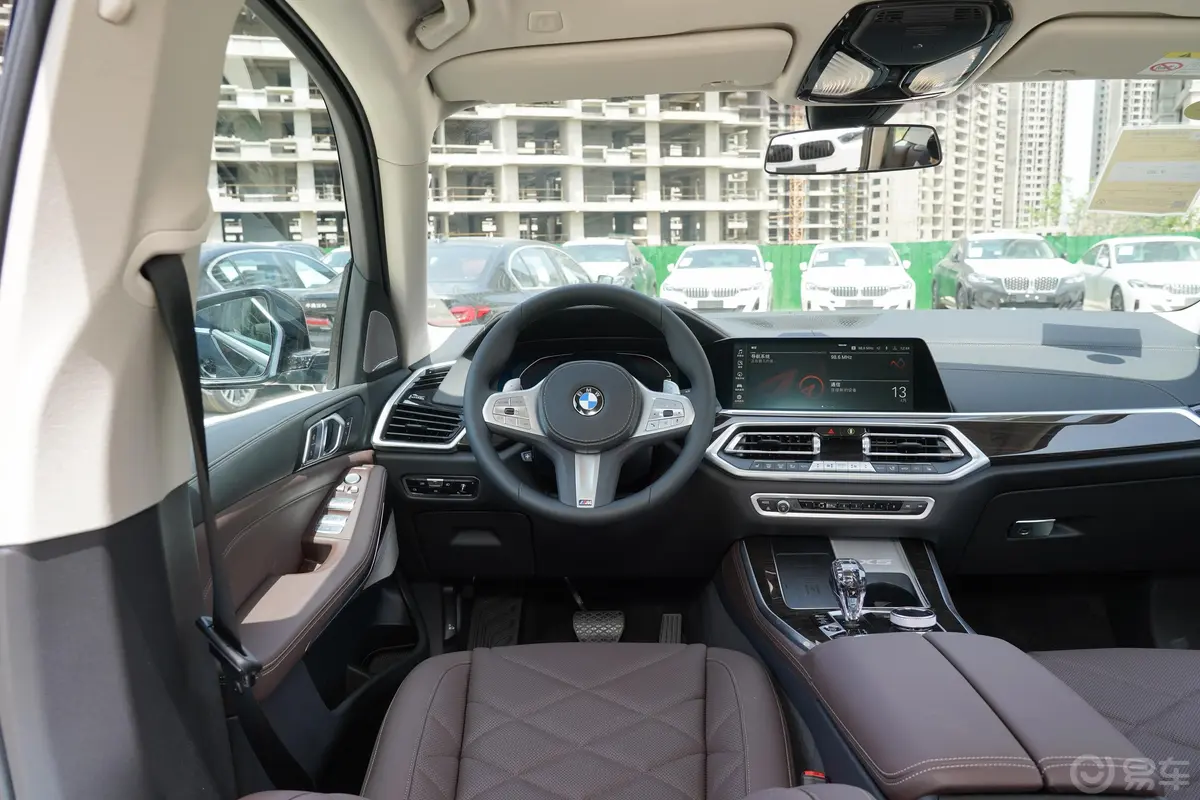 宝马X5xDrive30Li 尊享型M运动套装驾驶位区域