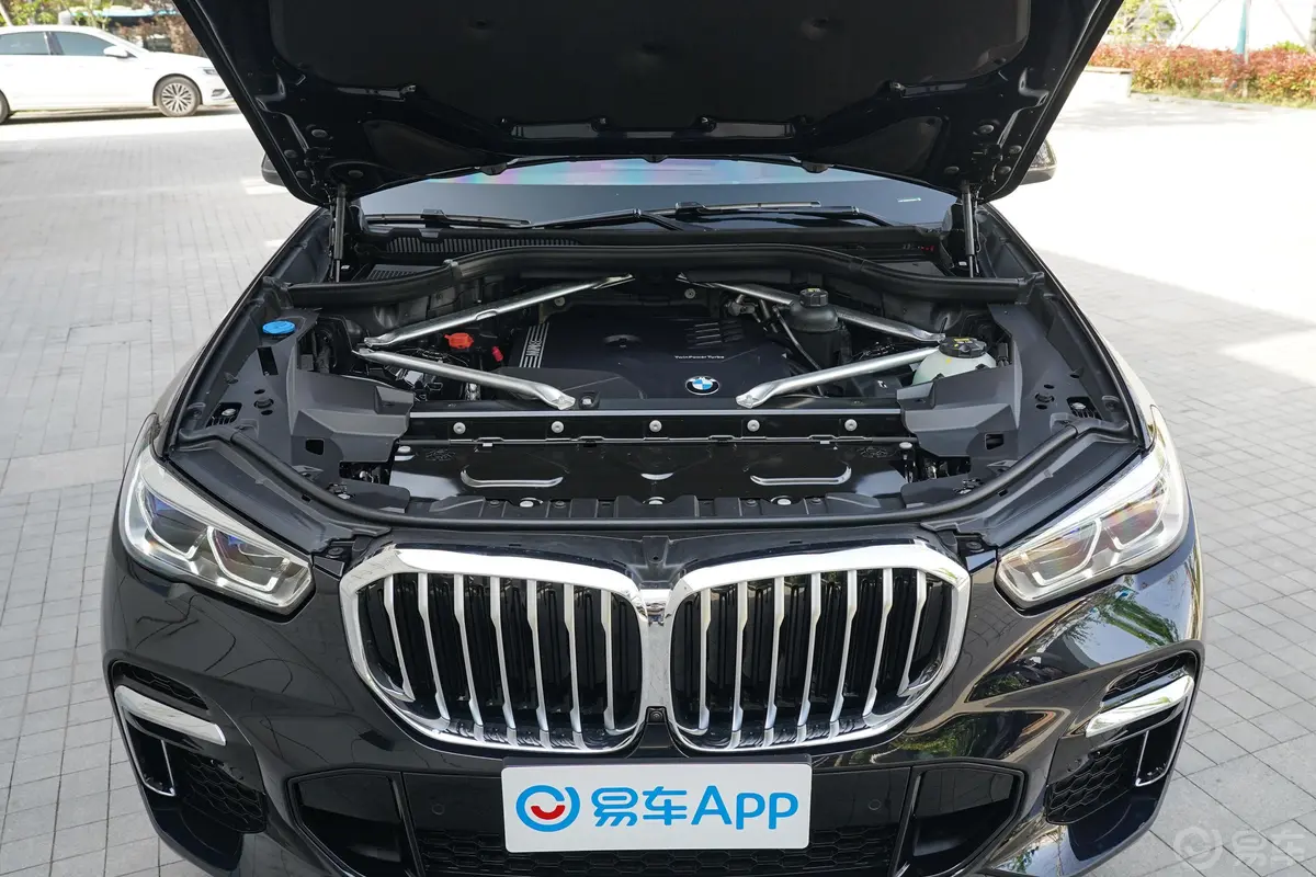 宝马X5xDrive30Li 尊享型M运动套装外观