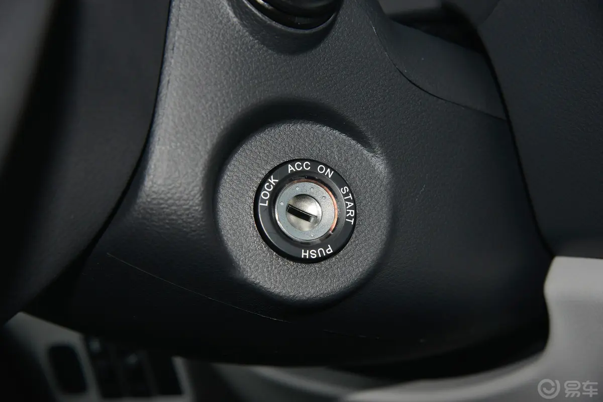 瑞风M3创客版 1.5T 豪华型 7座钥匙孔或一键启动按键