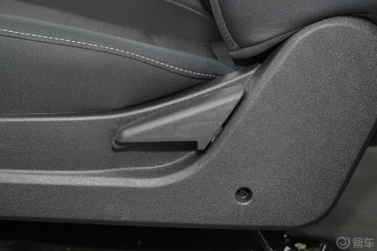 凯程F3001.5L 手动 长轴 真香版主驾座椅调节