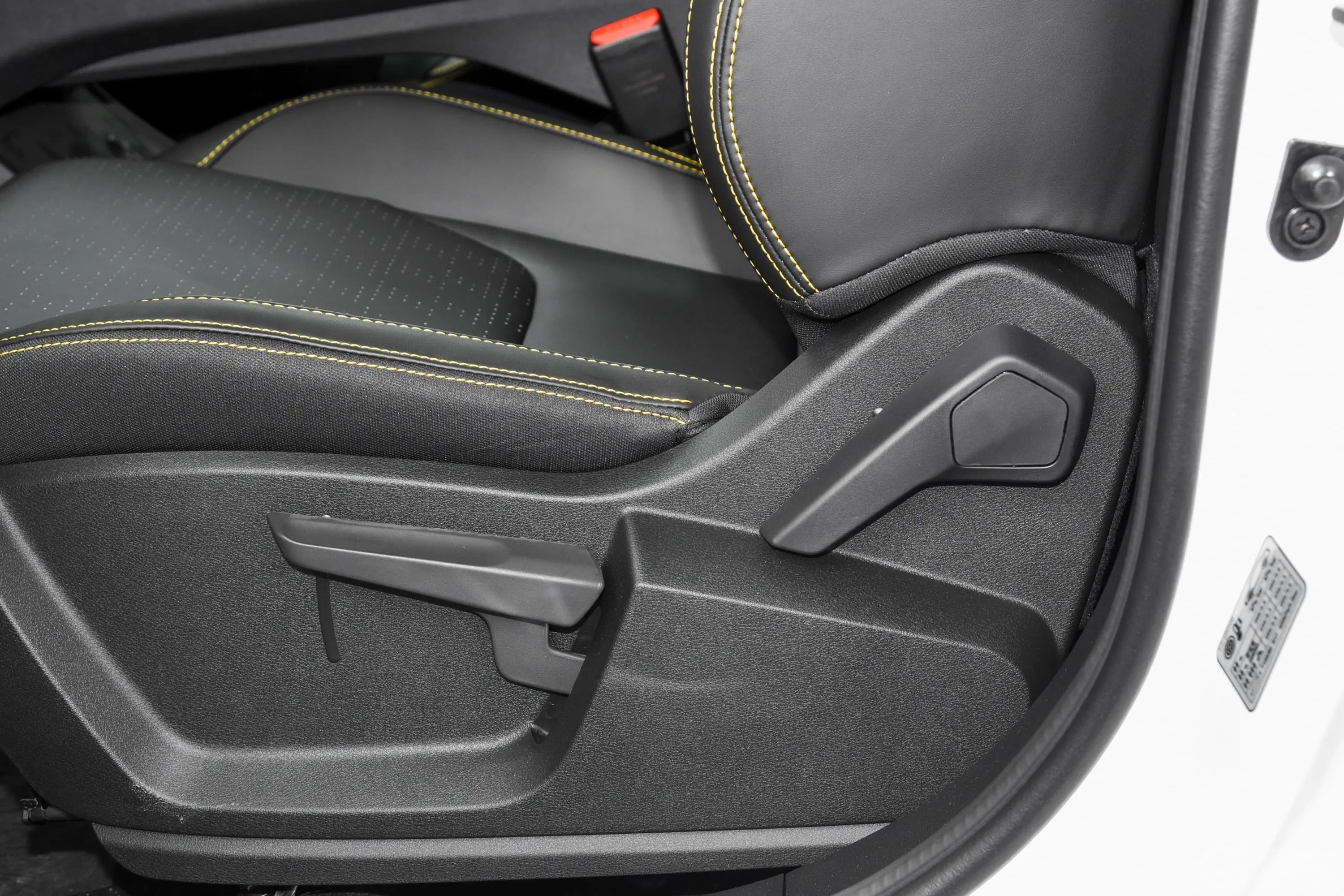 思皓X61.5T 双离合先锋版主驾座椅调节