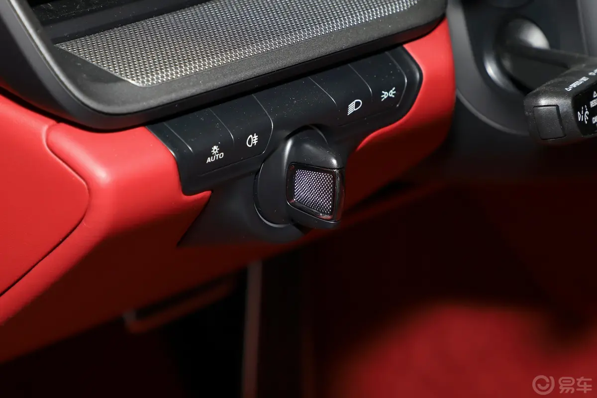 保时捷911Carrera Cabriolet 3.0T钥匙孔或一键启动按键