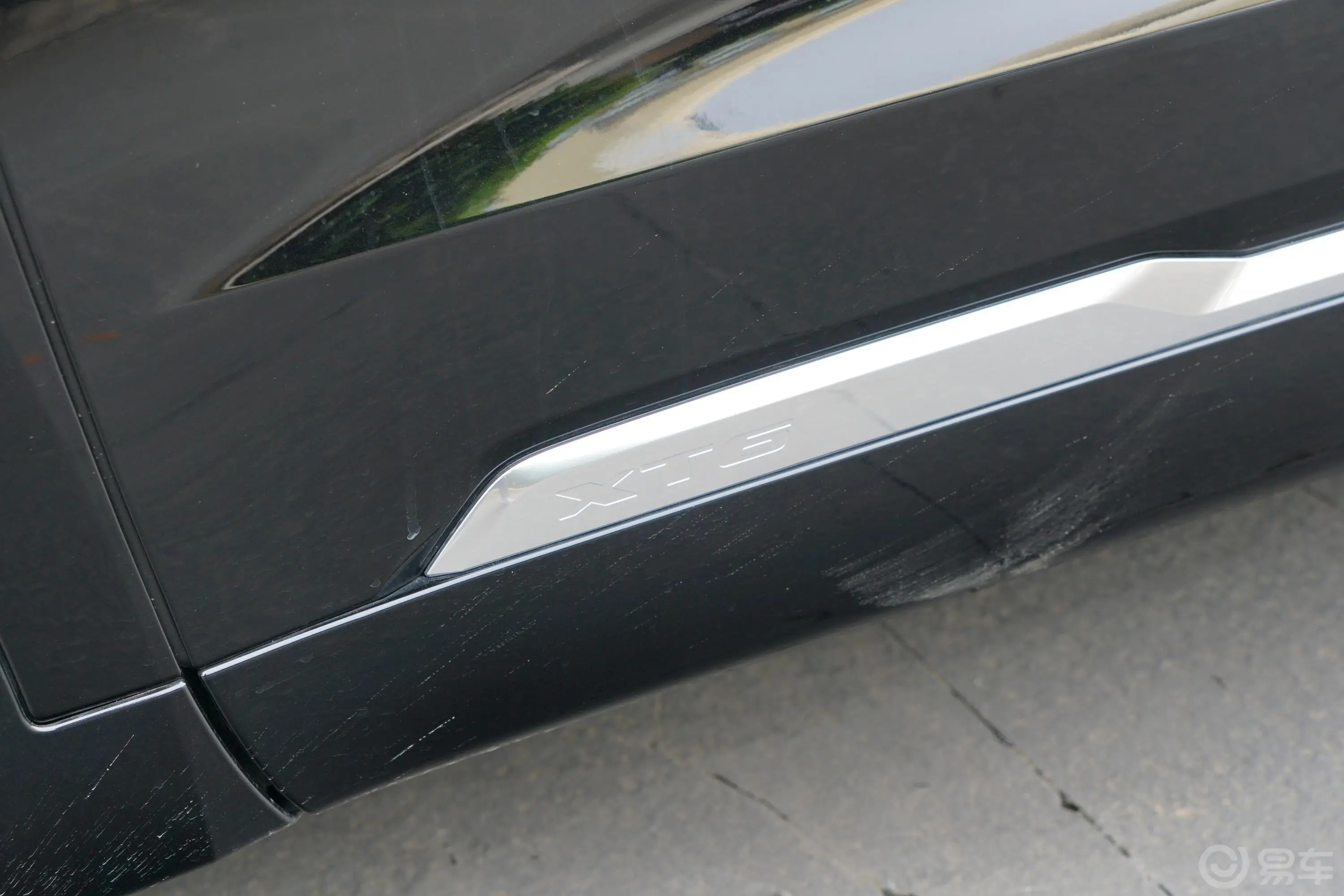 凯迪拉克XT6轻混 2.0T 四驱豪华型标准版 7座外观