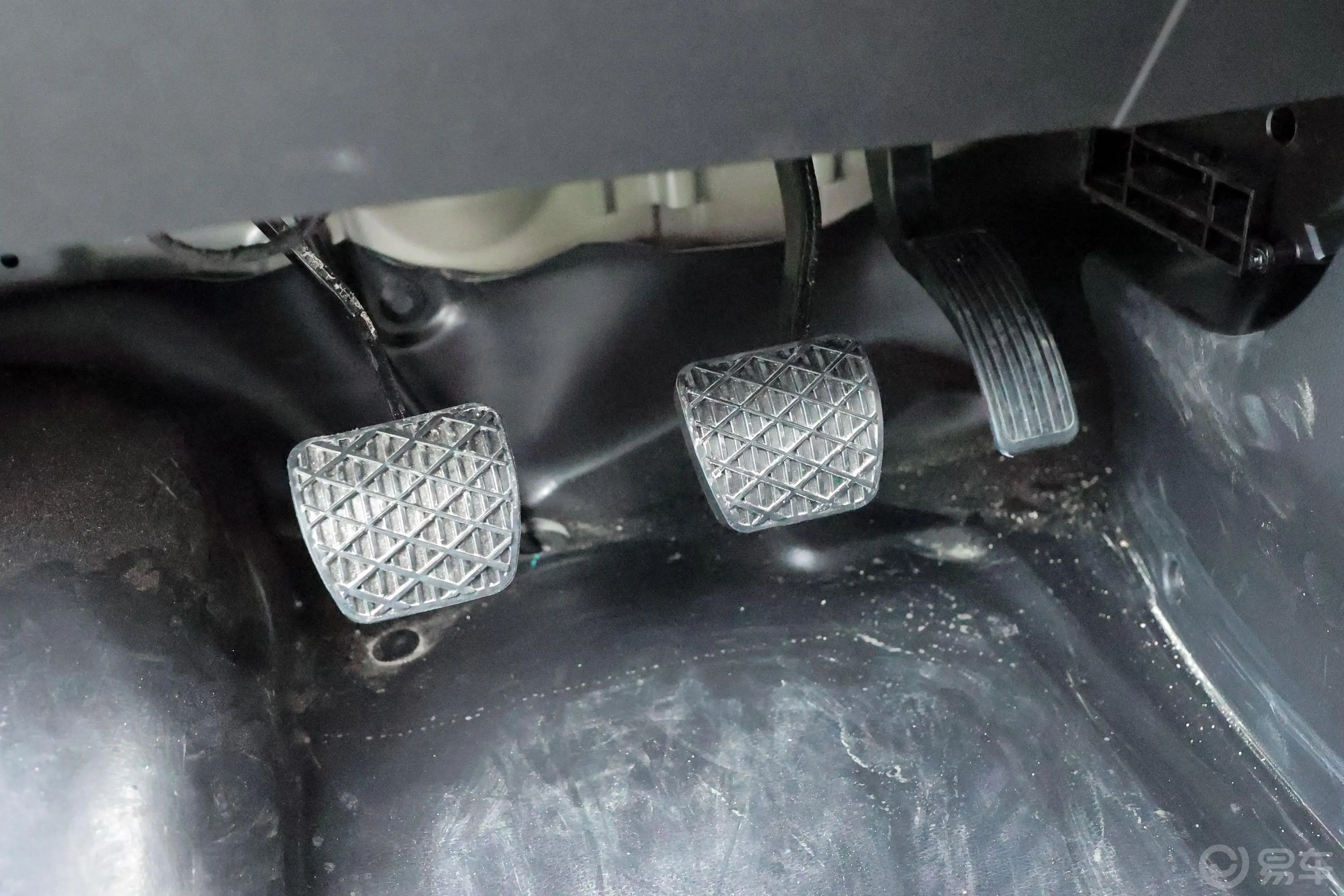 开瑞X61.6L 手动 单排舒适型箱货脚踏板