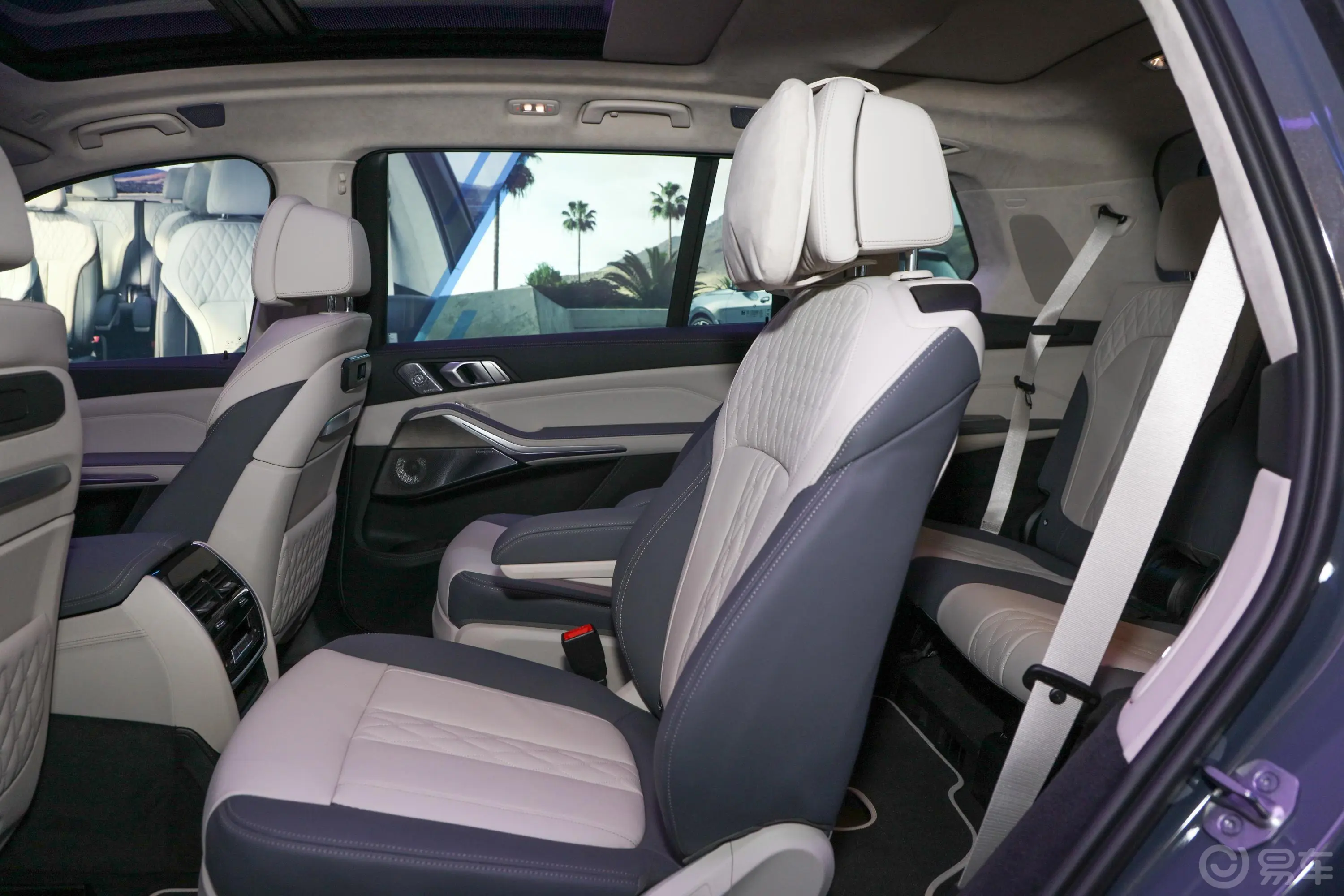 宝马X7xDrive40i 尊享型 豪华套装后排座椅
