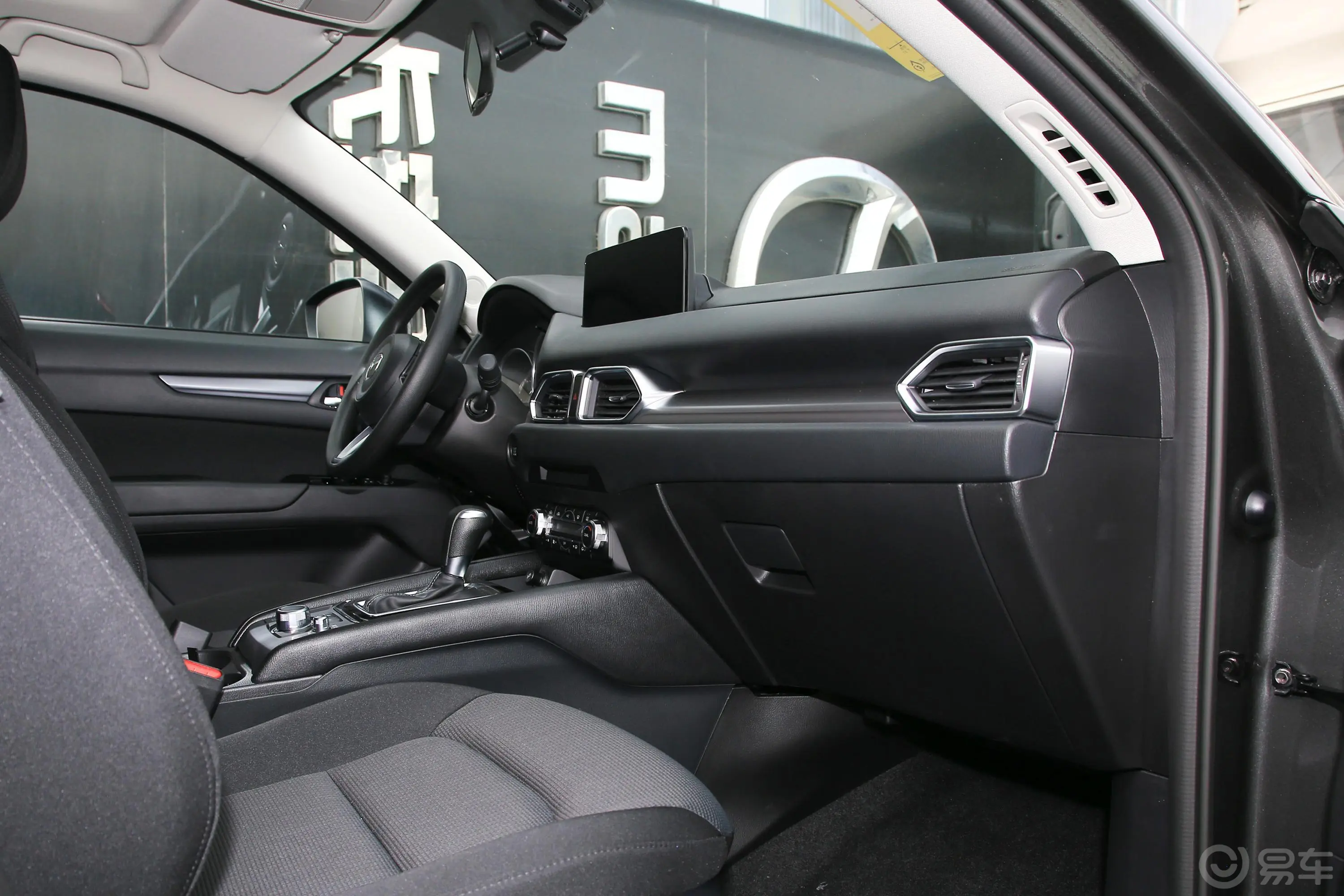马自达CX-52.0L 两驱舒适型内饰全景副驾驶员方向