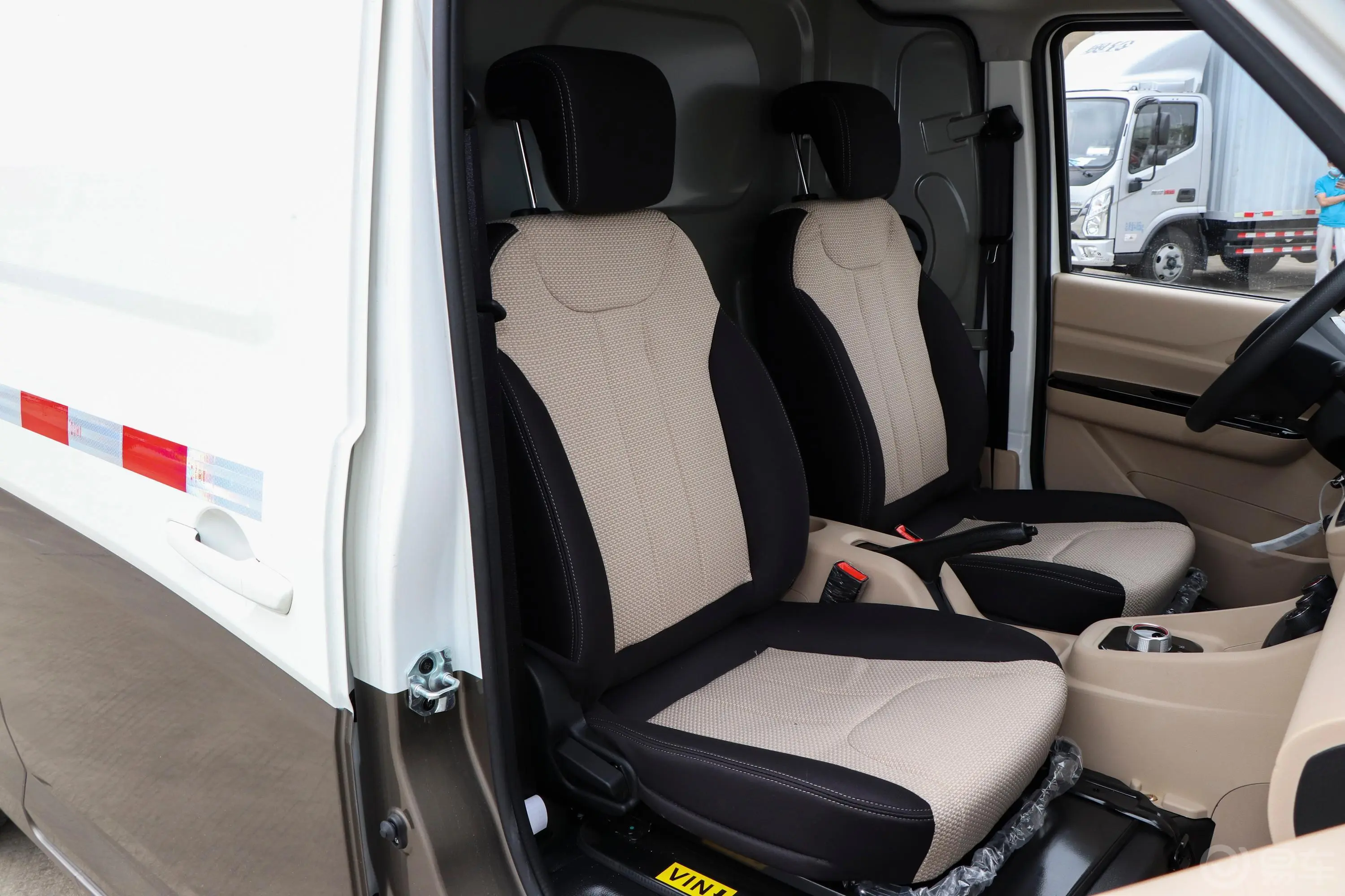 跨越星V5 EV菱电系统 豪华版 2座副驾驶座椅