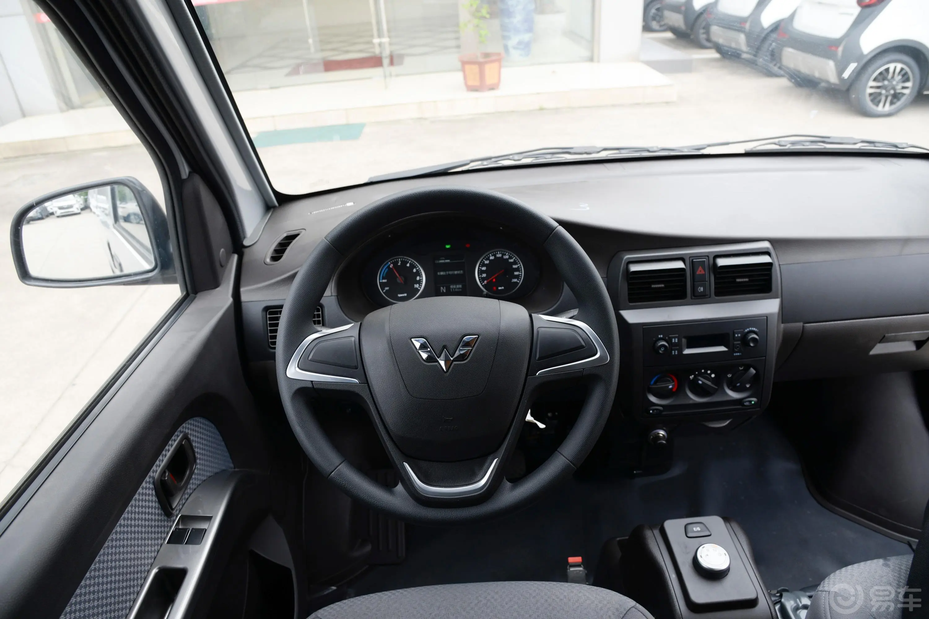 五菱荣光EV300km 封窗版基本型 鹏辉电池 2座驾驶位区域