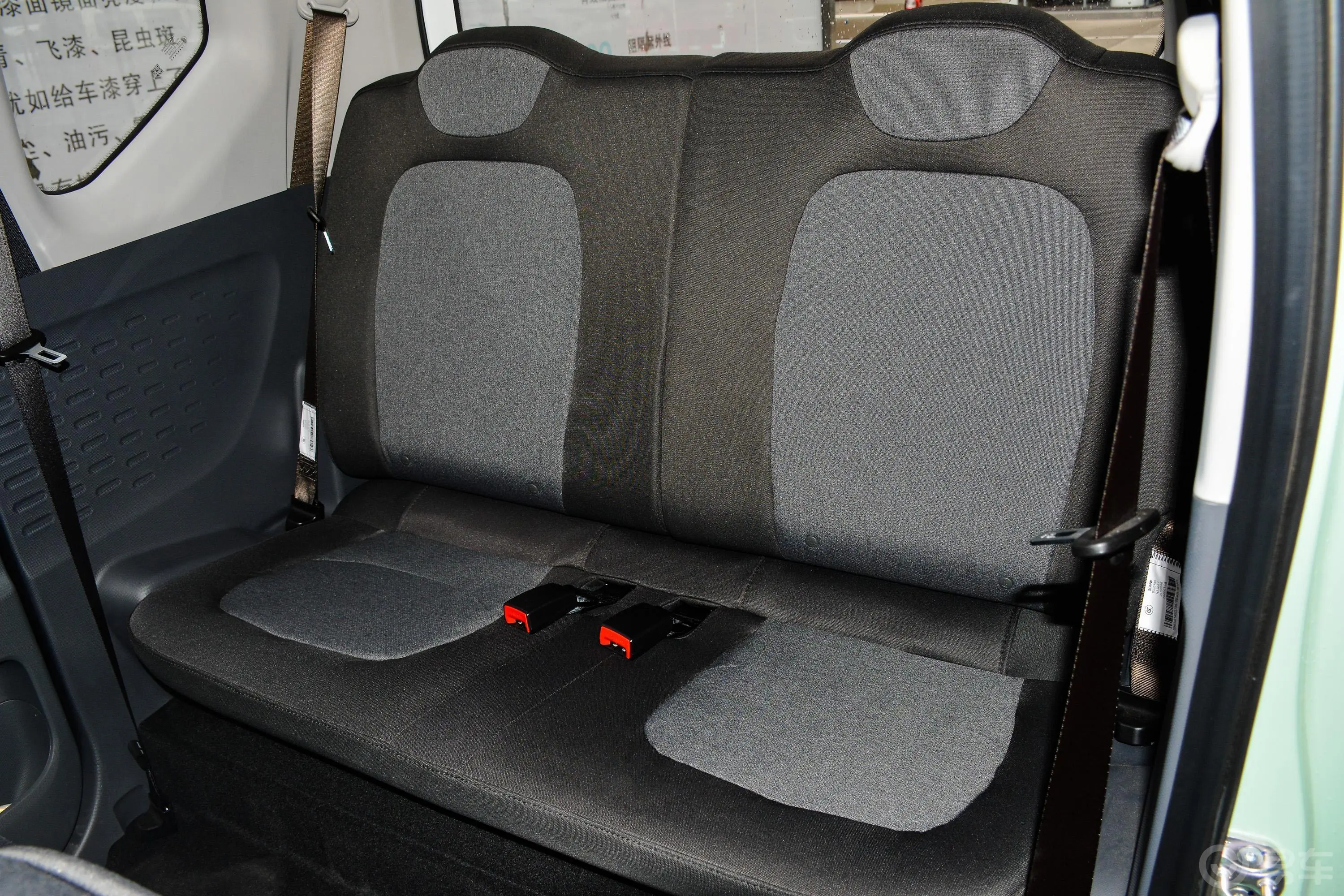 宏光MINIEV马卡龙 170km 臻享款 三元锂儿童座椅接口