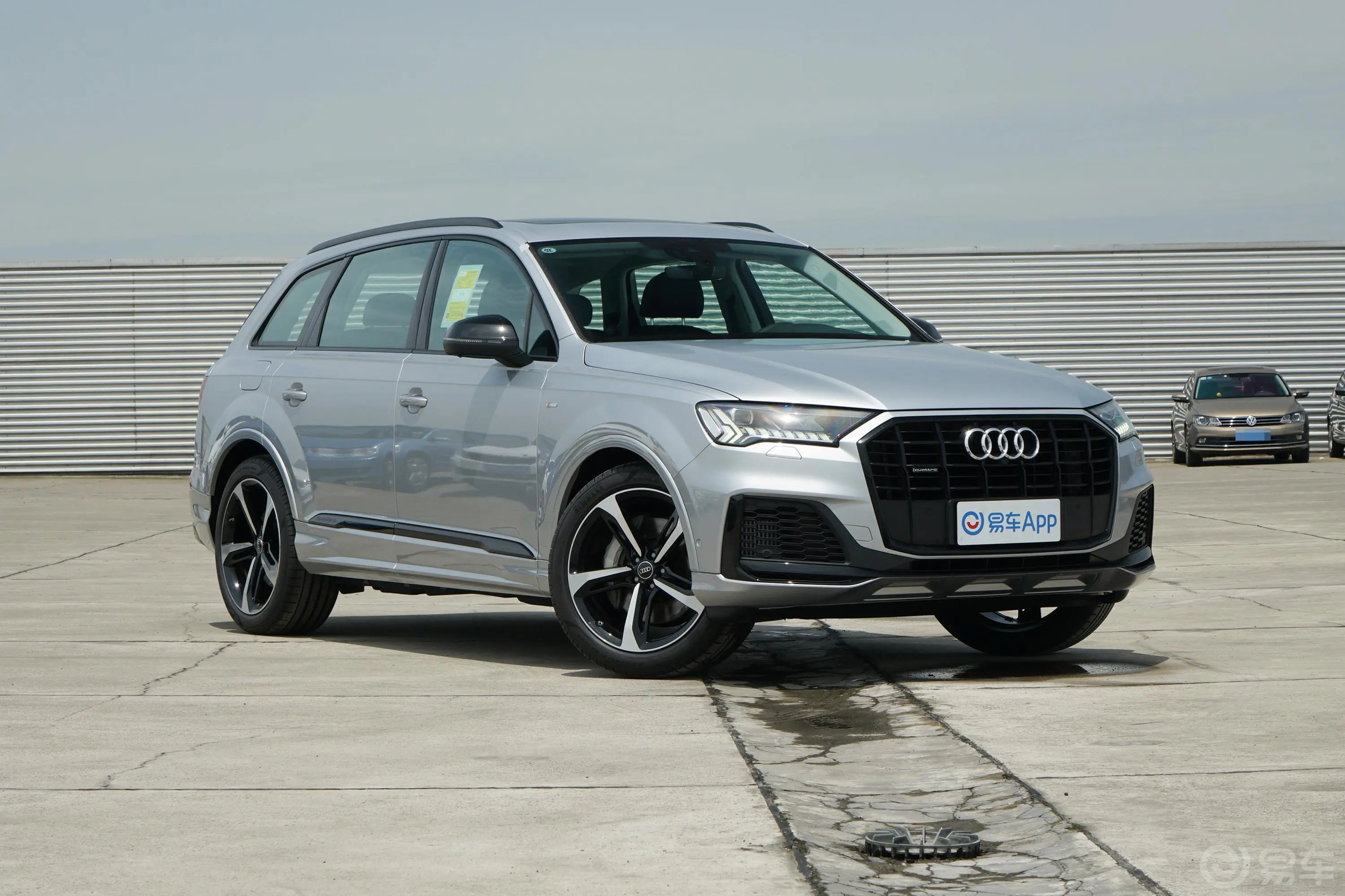 奥迪Q755 TFSI quattro S line运动型外观