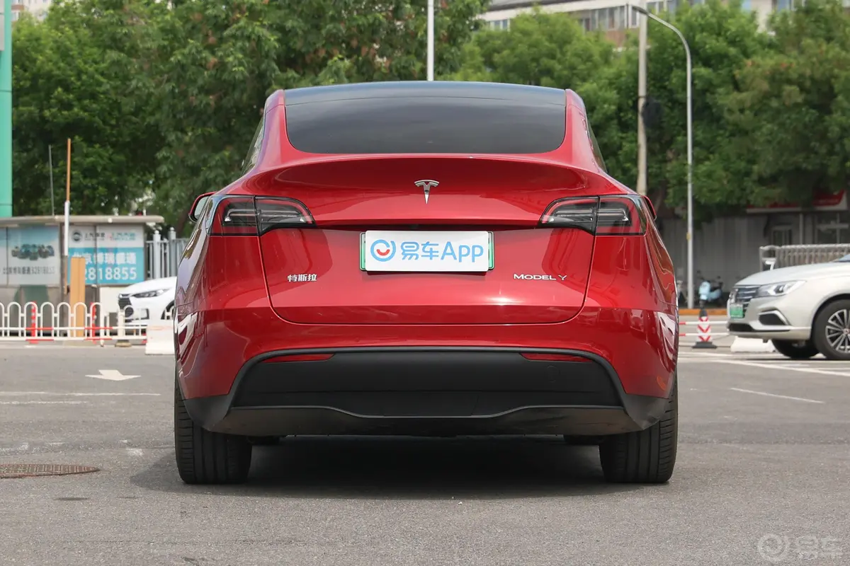 Model Y545km 后轮驱动版外观