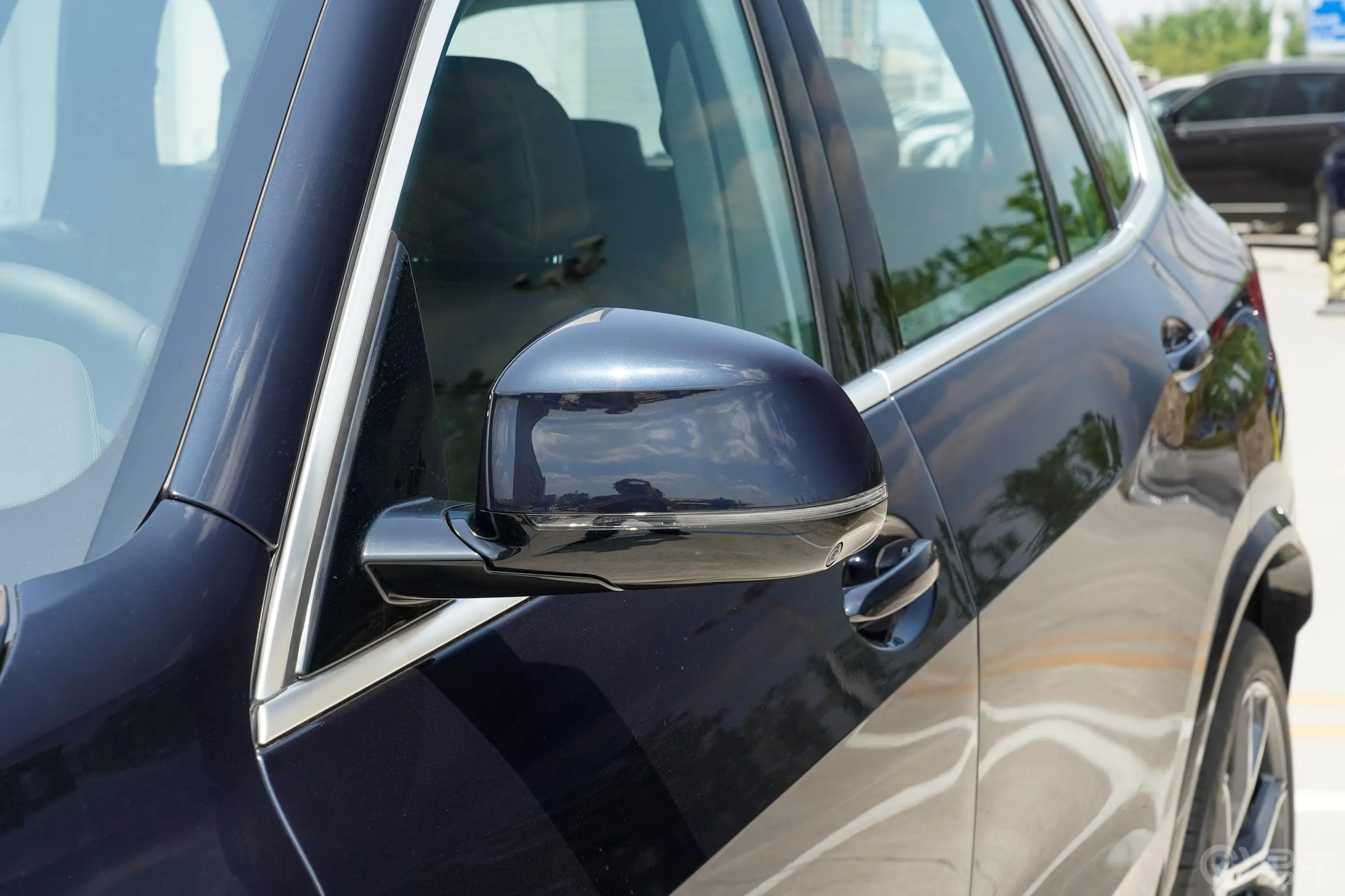 宝马X5xDrive40Li M运动套装主驾驶后视镜背面