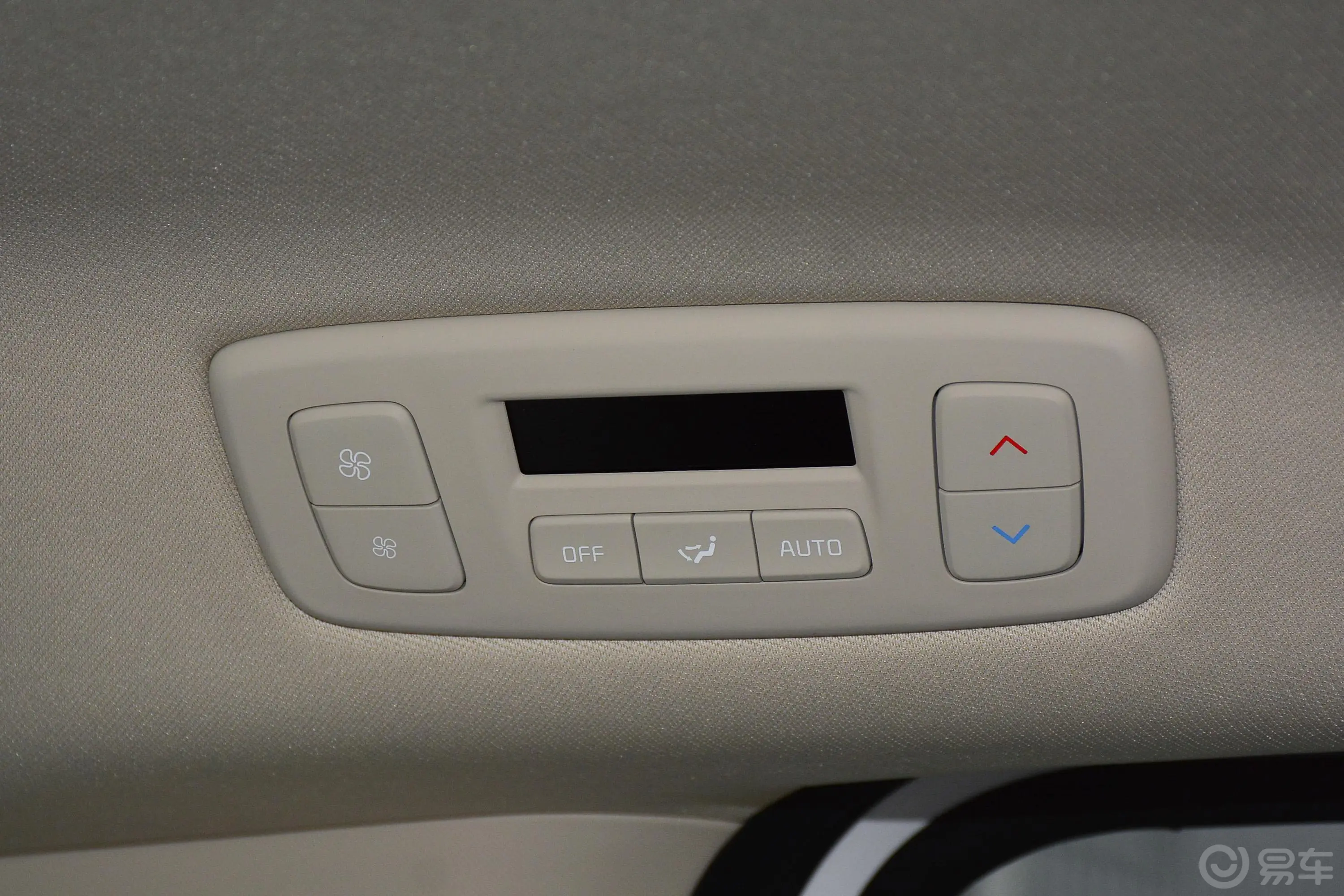 嘉华2.0T 手自一体 豪华版后排空调控制键