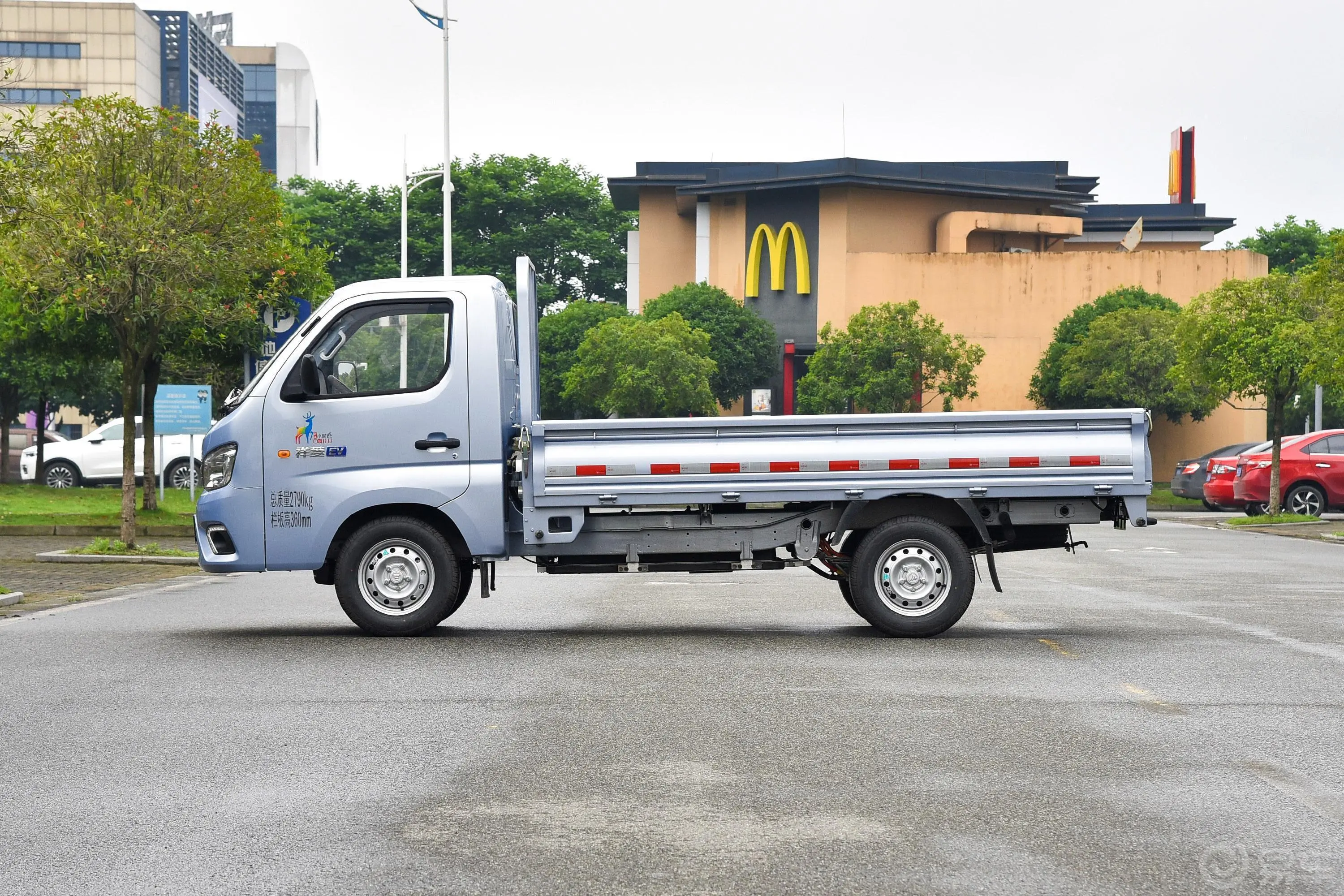 祥菱M EV300km M1 标轴栏板车正侧车头向左水平