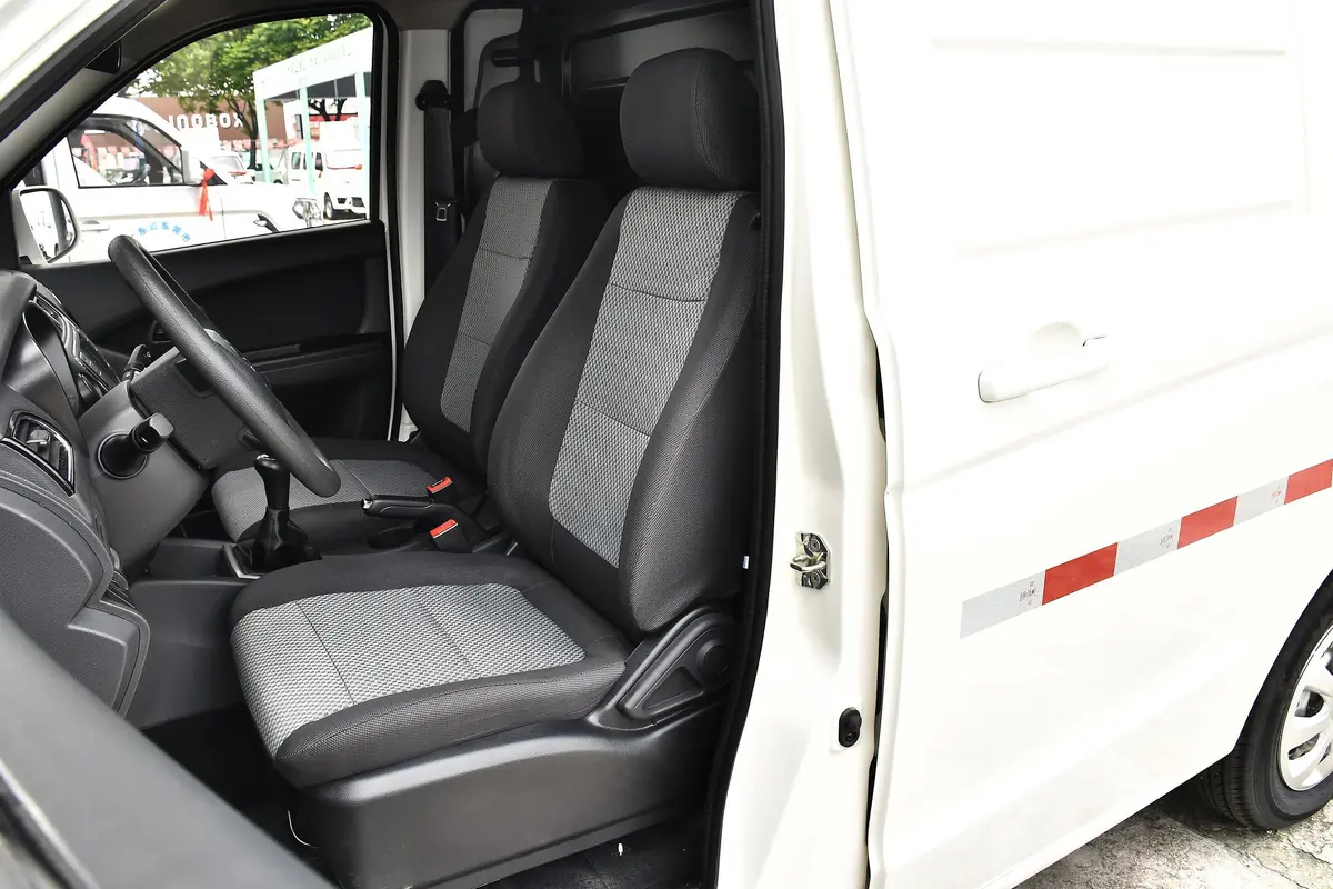欧诺S欧诺S 1.5L 厢货智享版(单蒸空调)驾驶员座椅