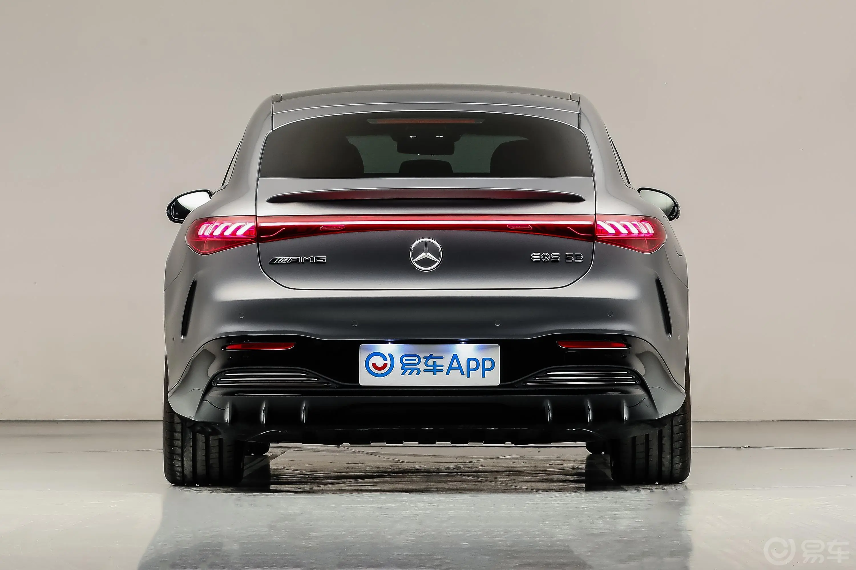 奔驰EQS AMGEQS AMG 53 4MATIC+正后水平