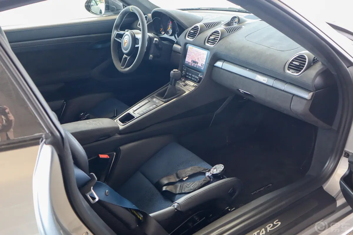 保时捷718Cayman GT4 RS 4.0L副驾驶座椅