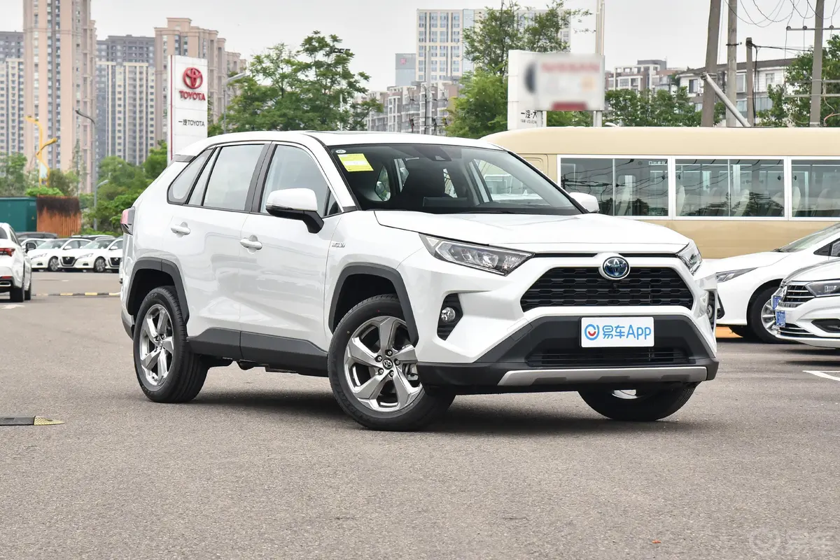 RAV4荣放双擎 2.5L 两驱精英版前轮毂造型