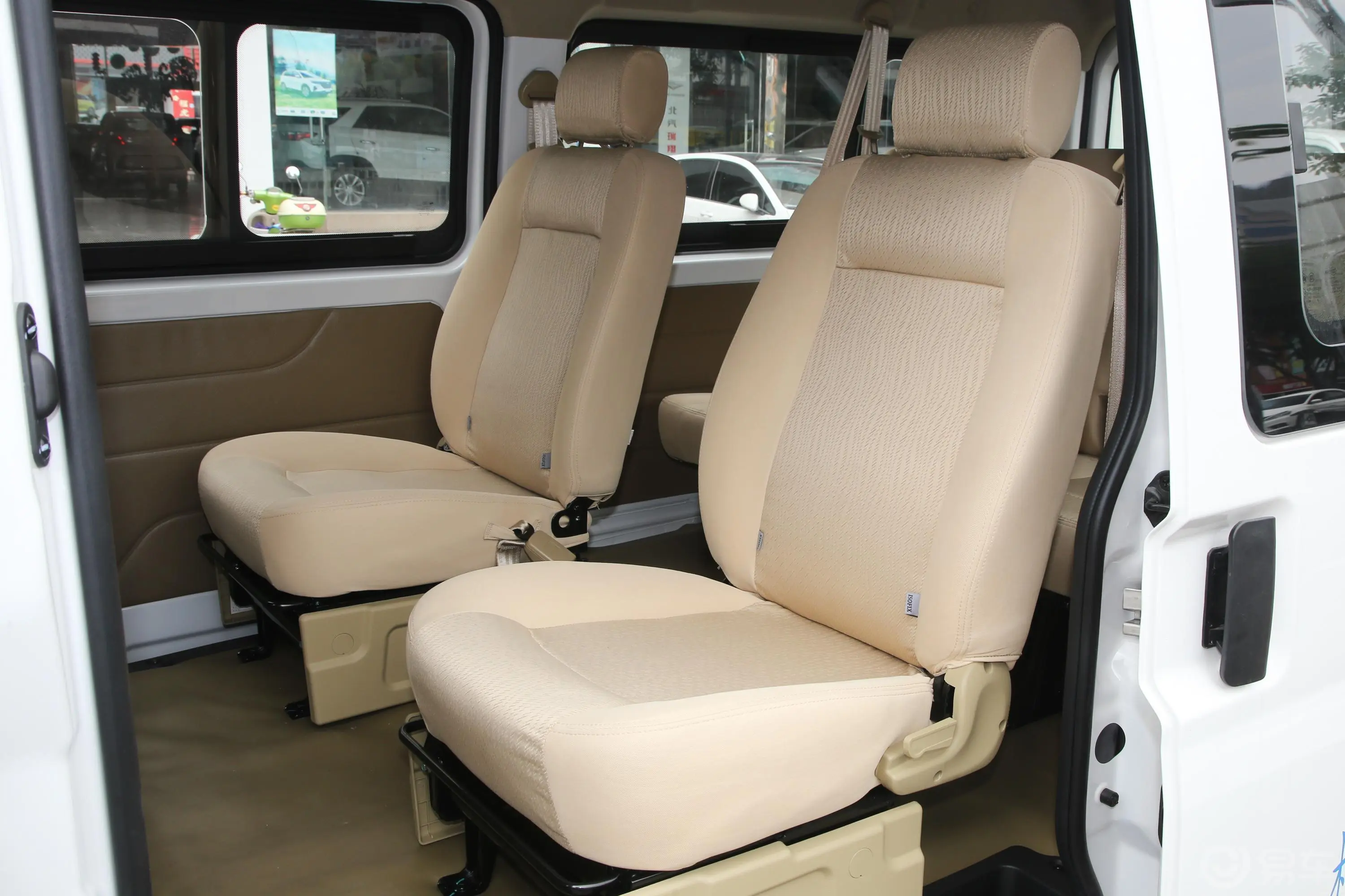 东风小康EC36标准型宁德时代电池 41.86kWh后排座椅