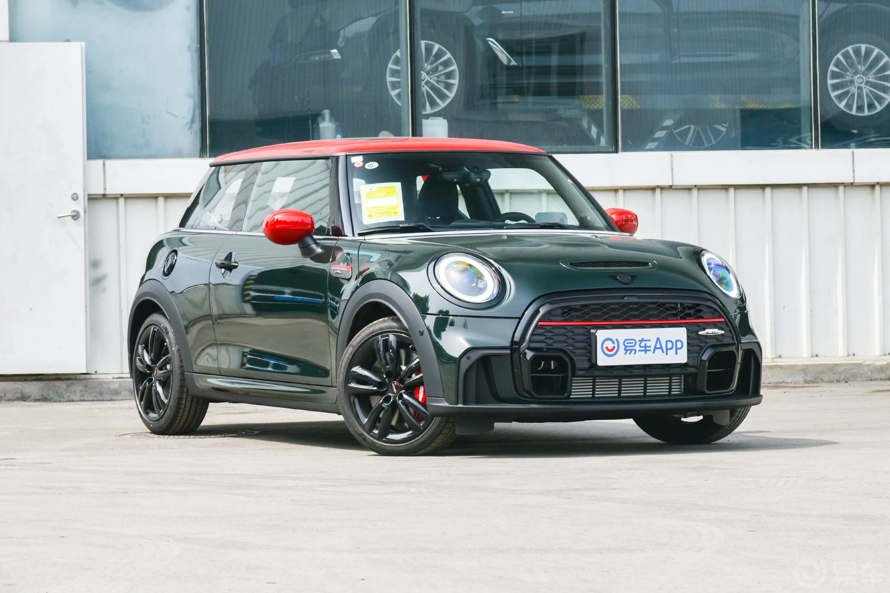 MINI JCW2.0T JOHN COOPER WORKS ALL-IN侧后45度车头向左水平