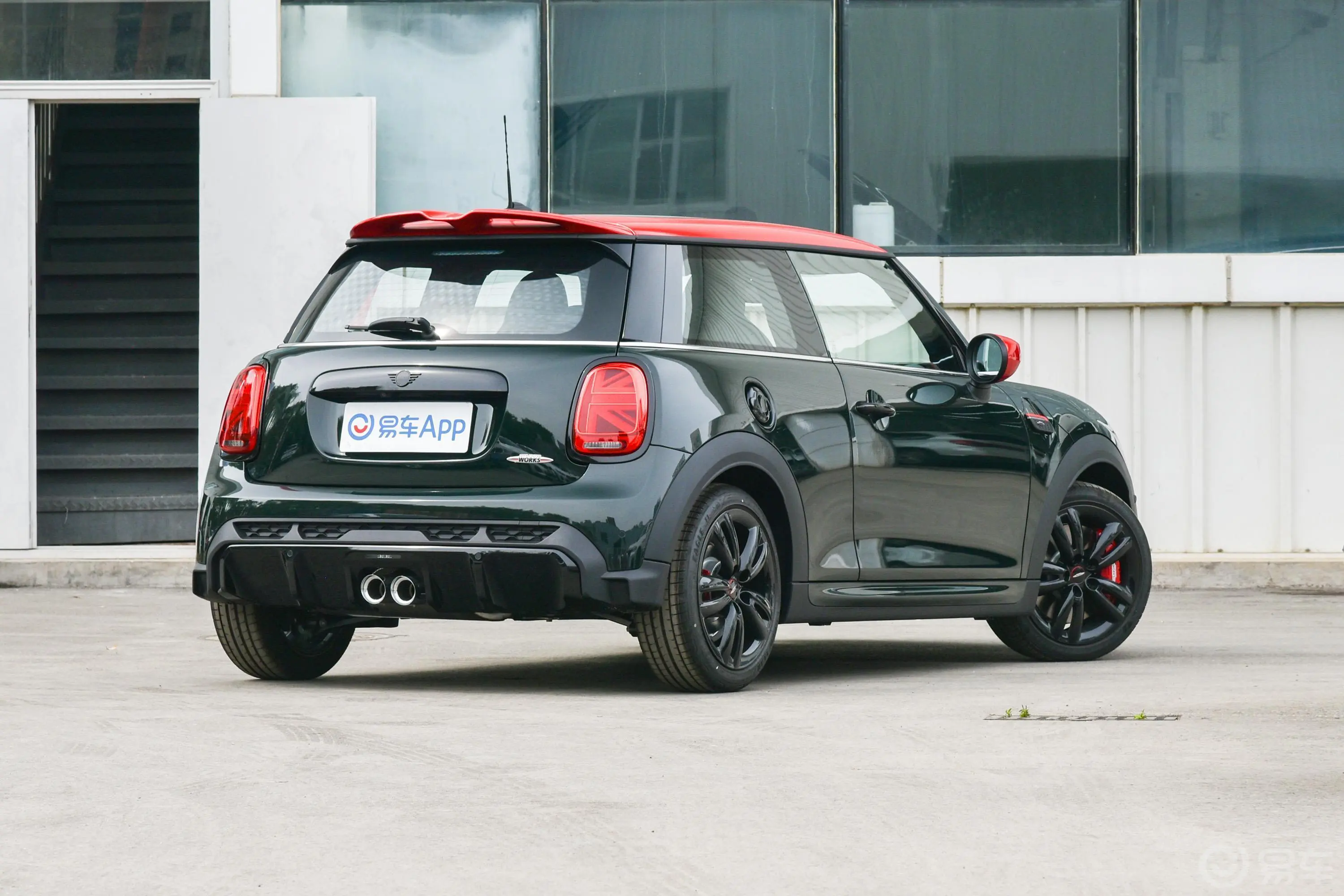 MINI JCW2.0T JOHN COOPER WORKS ALL-IN侧后45度车头向右水平