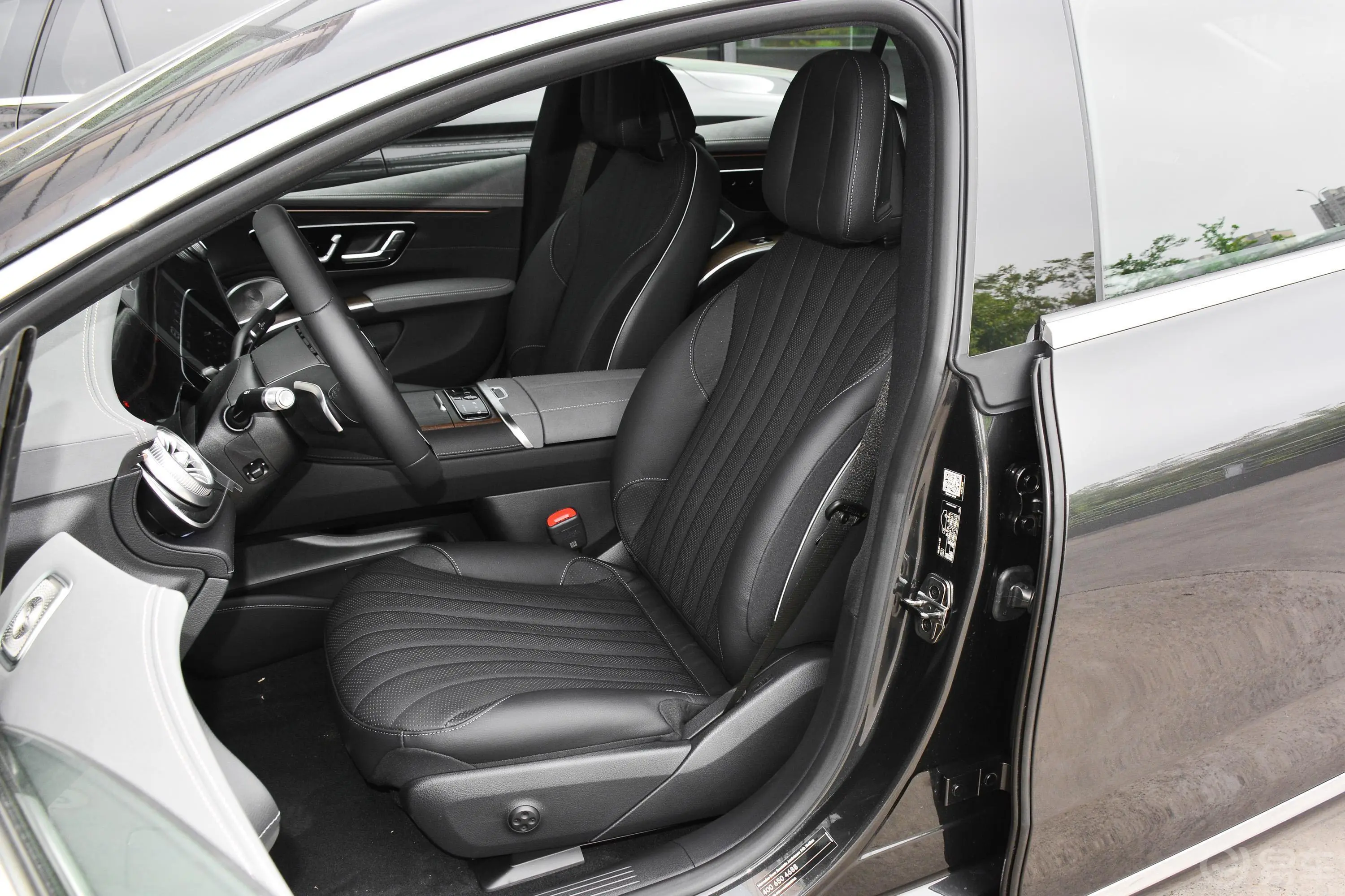 奔驰EQS改款 450+ 先锋版驾驶员座椅