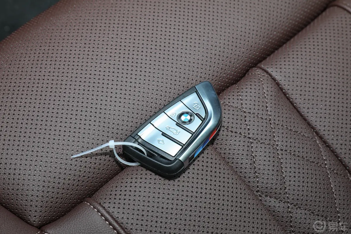 宝马5系 插电混动改款二 535Le 先锋版M运动套装钥匙正面