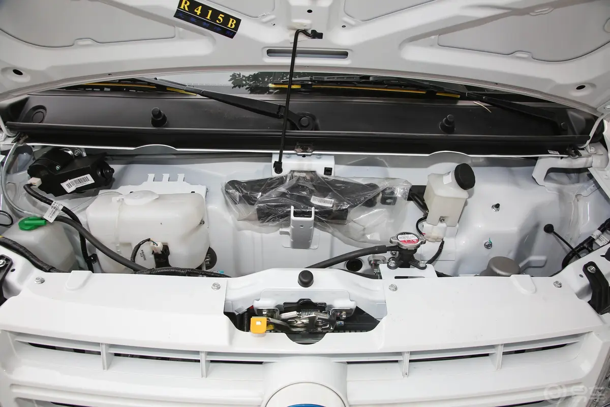 瑞驰新能源EC31280km 厢式车标准版 39.42kWh发动机特写
