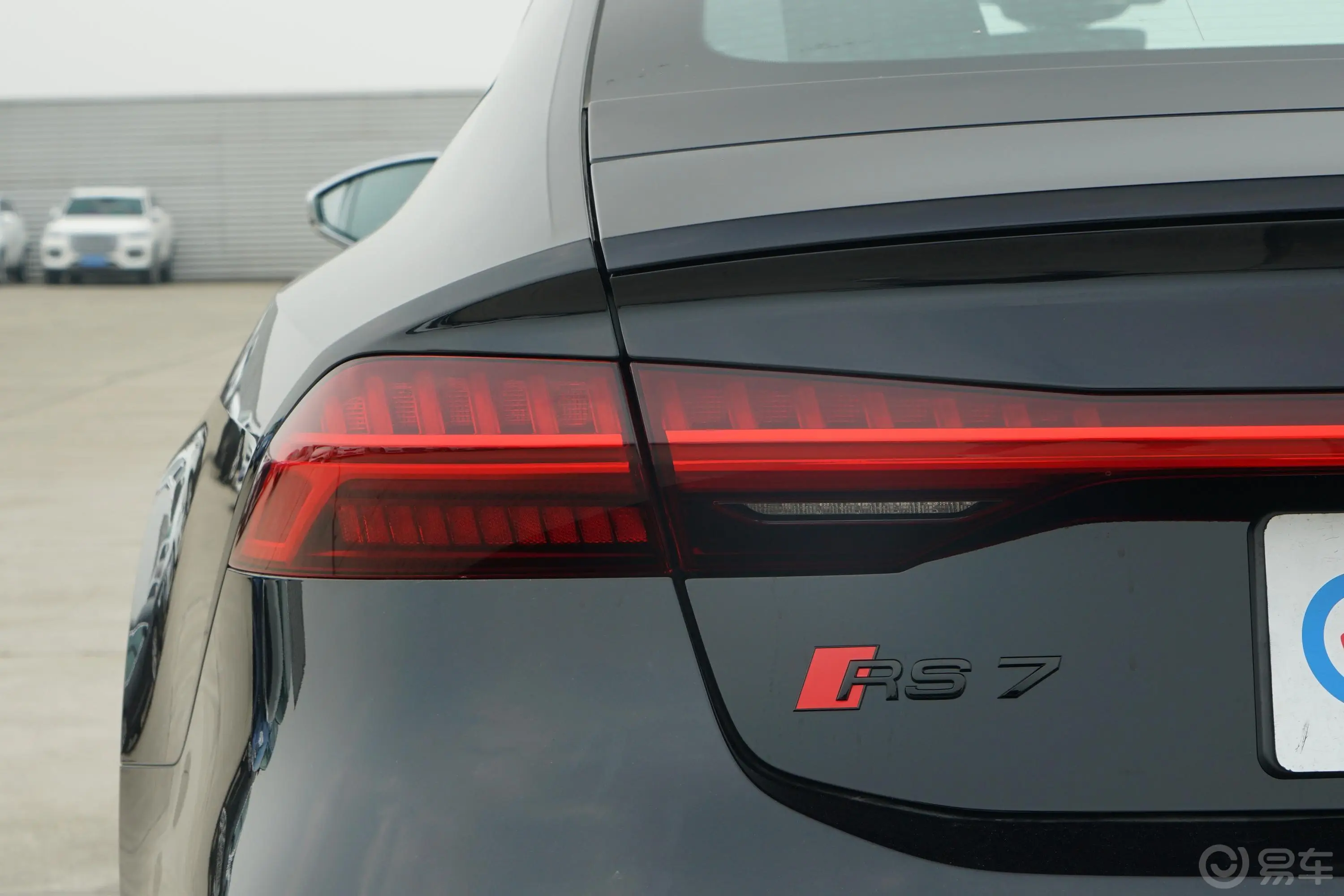 奥迪RS 74.0T Sportback外观灯组