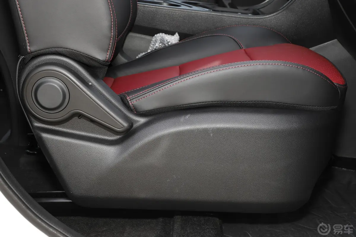 风光S5601.5T CVT精英型 7座副驾座椅调节