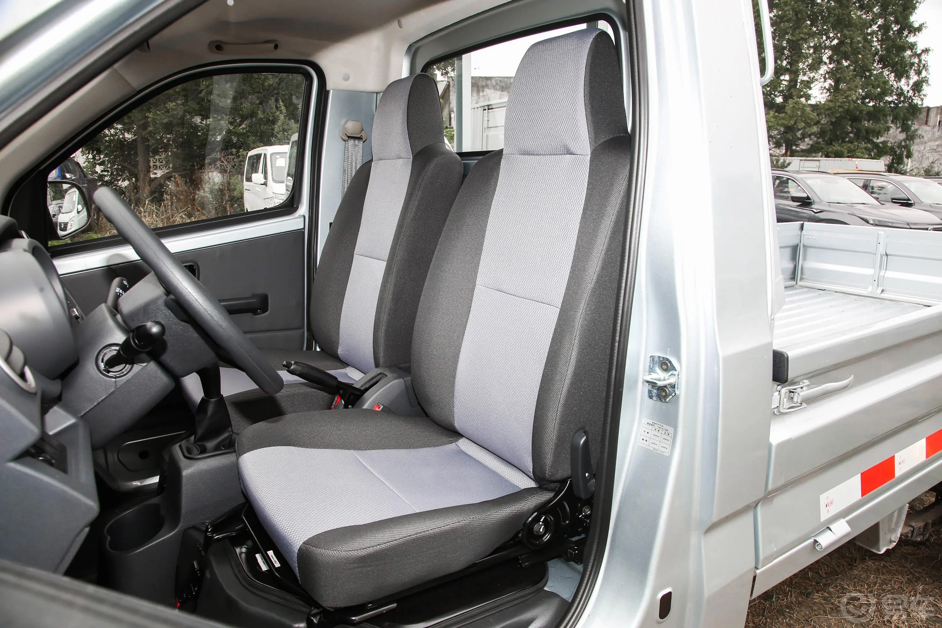 长安星卡M系列1.5L 单排2.75米标准车基本型驾驶员座椅