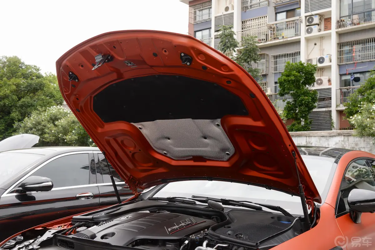 奔驰GT AMGAMG GT 50 4MATIC+ 四门跑车 China Edition发动机舱盖内侧
