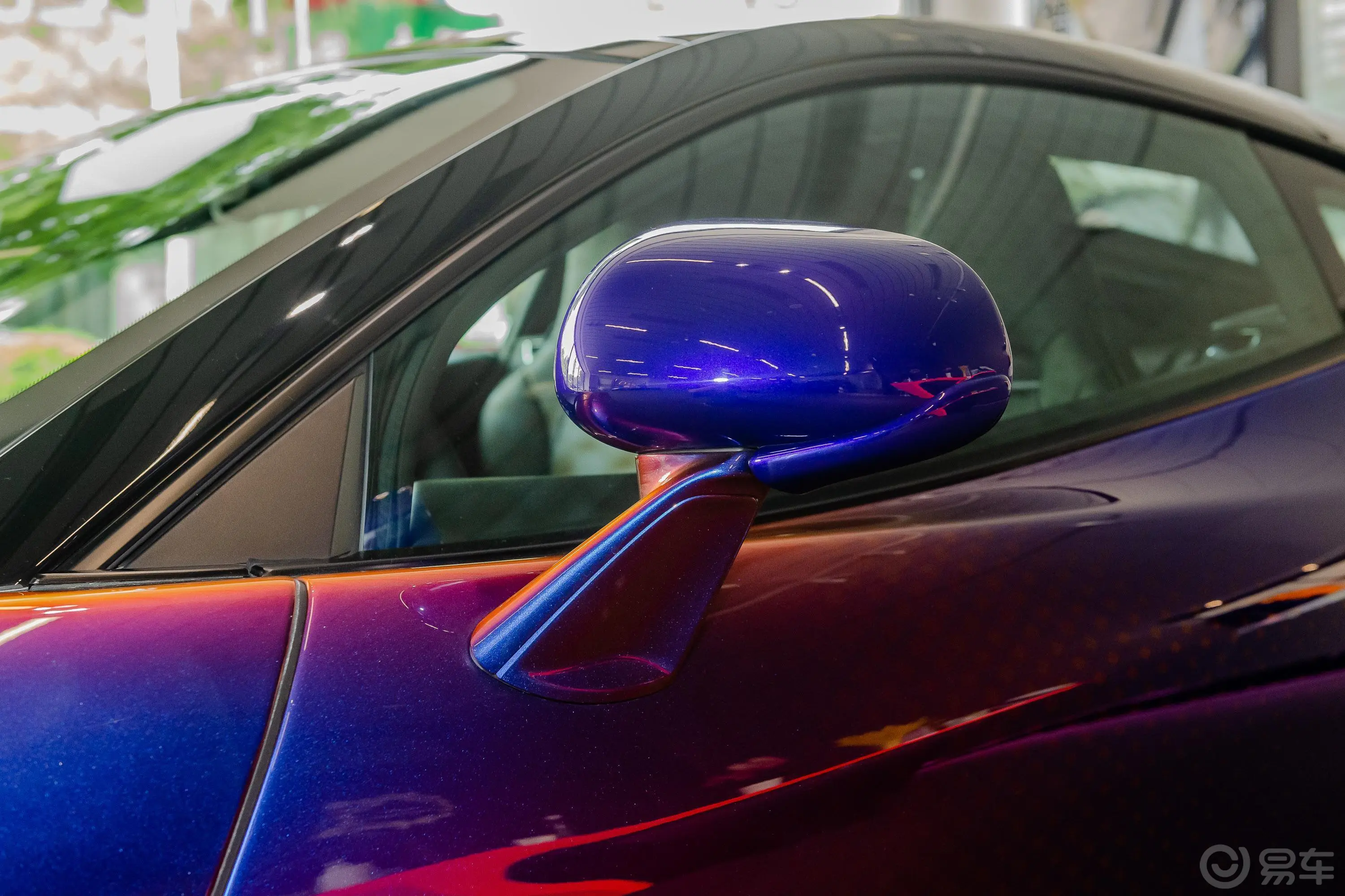 迈凯伦GT4.0T 霓虹光谱主题主驾驶后视镜背面