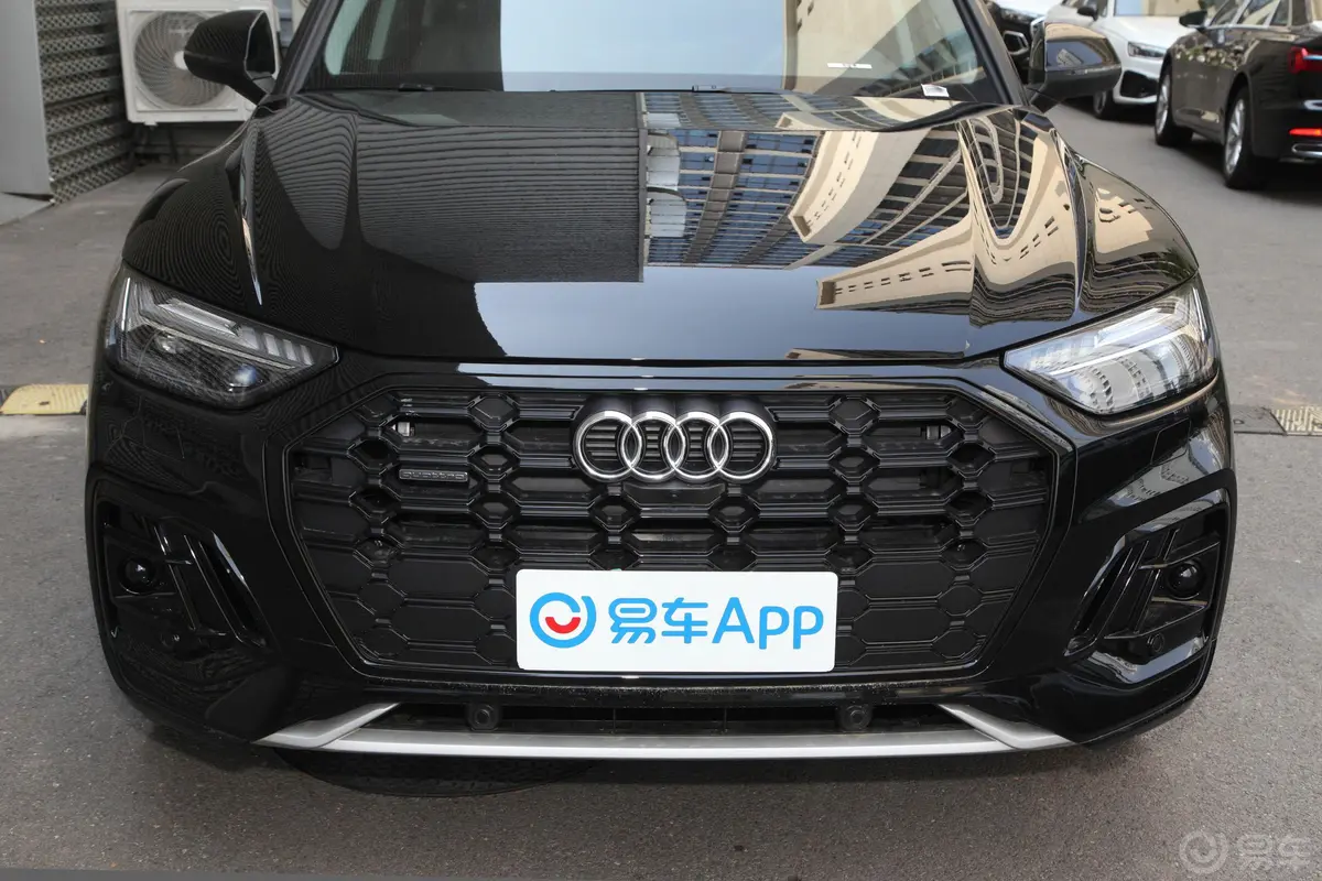 奥迪Q5L改款 45 TFSI 臻选动感型外观细节