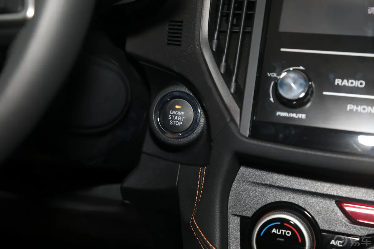 斯巴鲁XV2.0i AWD豪华版EyeSight钥匙孔或一键启动按键