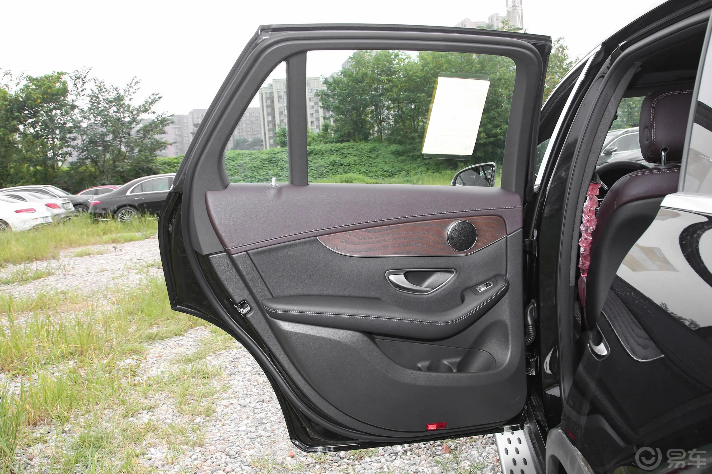 奔驰GLC改款 GLC 300 L 4MATIC 动感型臻藏版驾驶员侧后车门