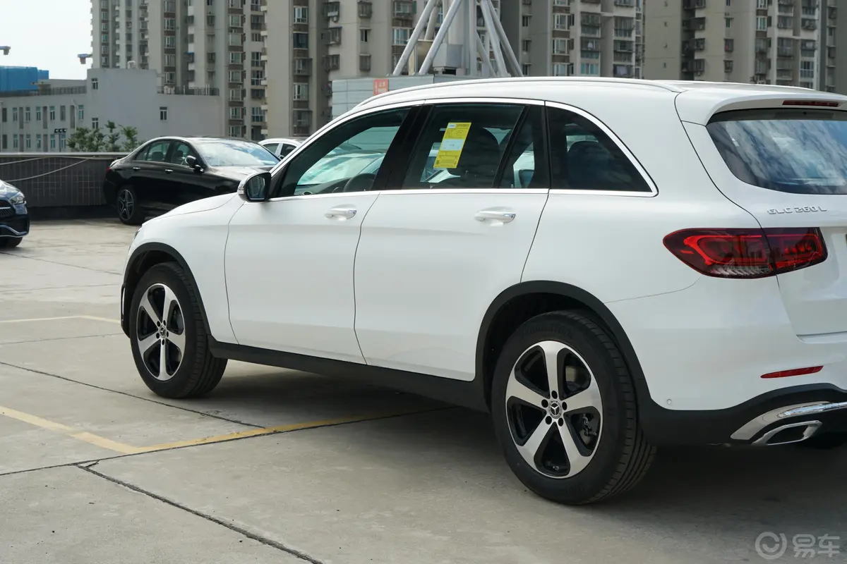 奔驰GLC改款三 GLC 260 L 4MATIC 动感型外观细节